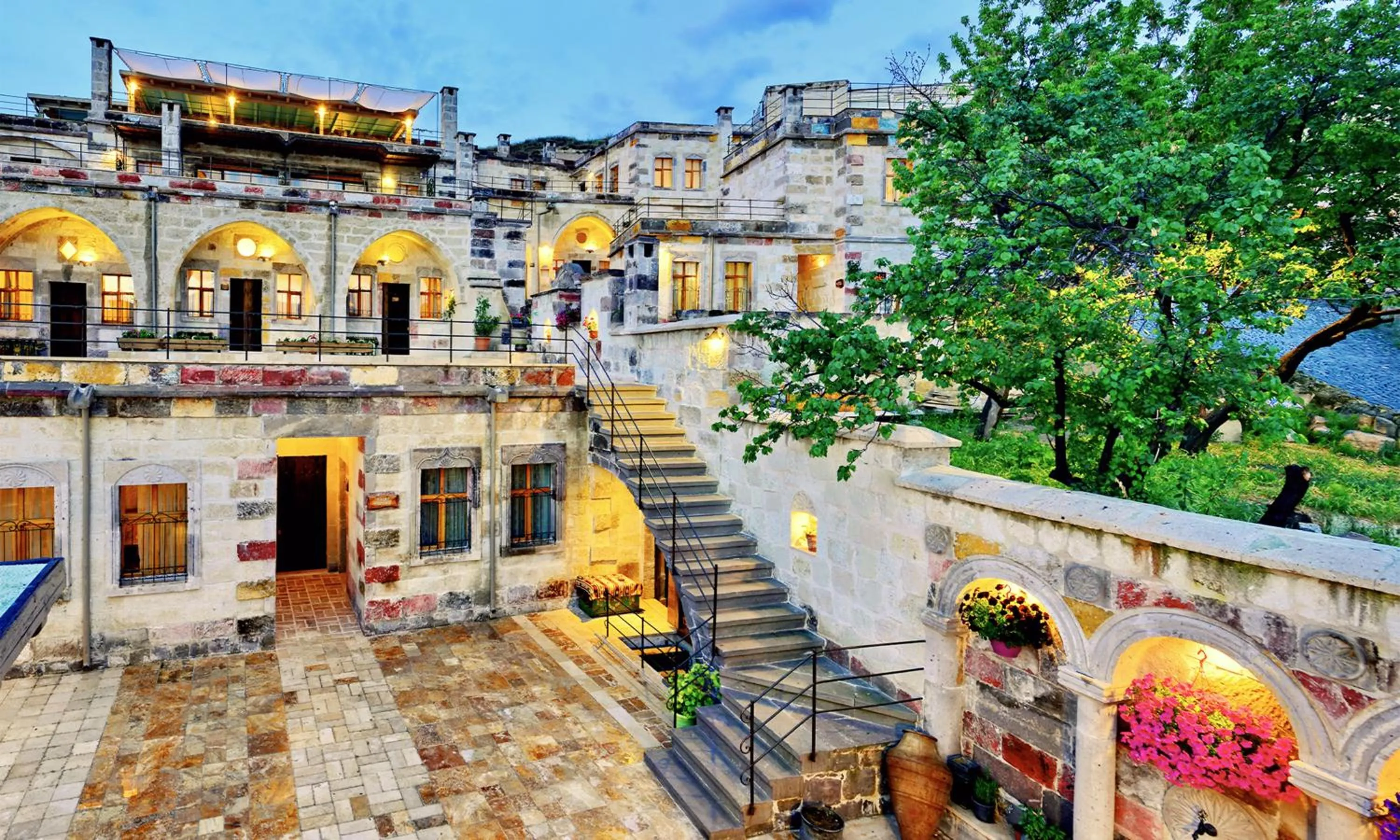 Property building in Seki Cave Suites