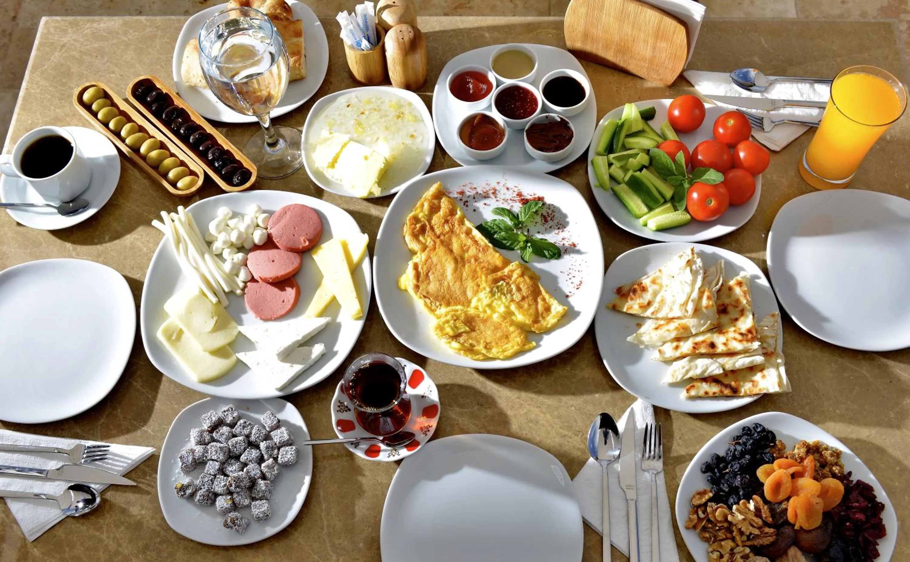 Restaurant/places to eat in Seki Cave Suites