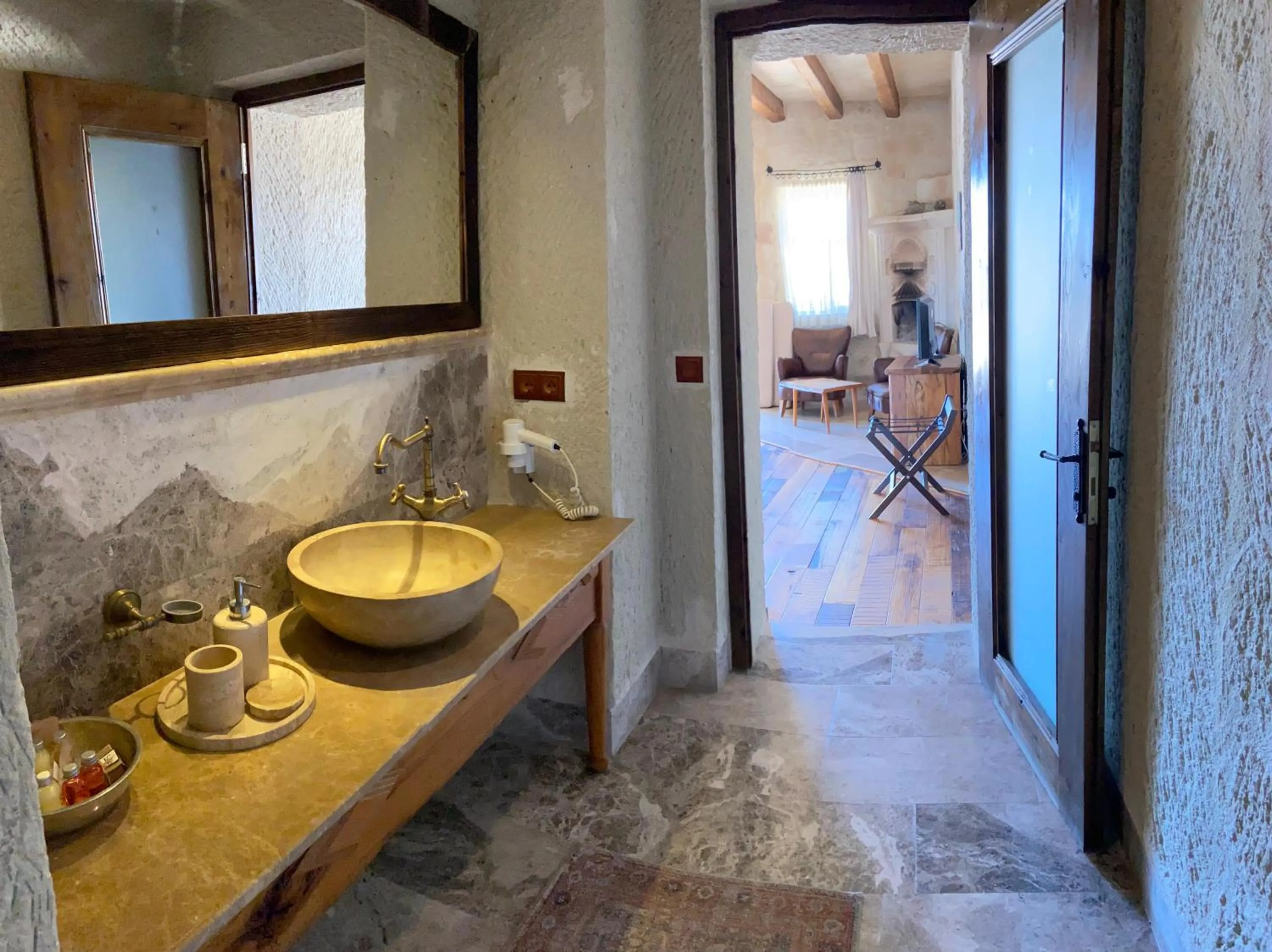 Bathroom in Seki Cave Suites