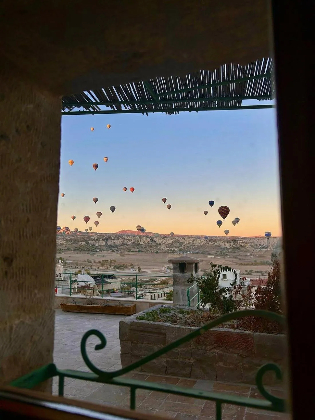 Day in Seki Cave Suites