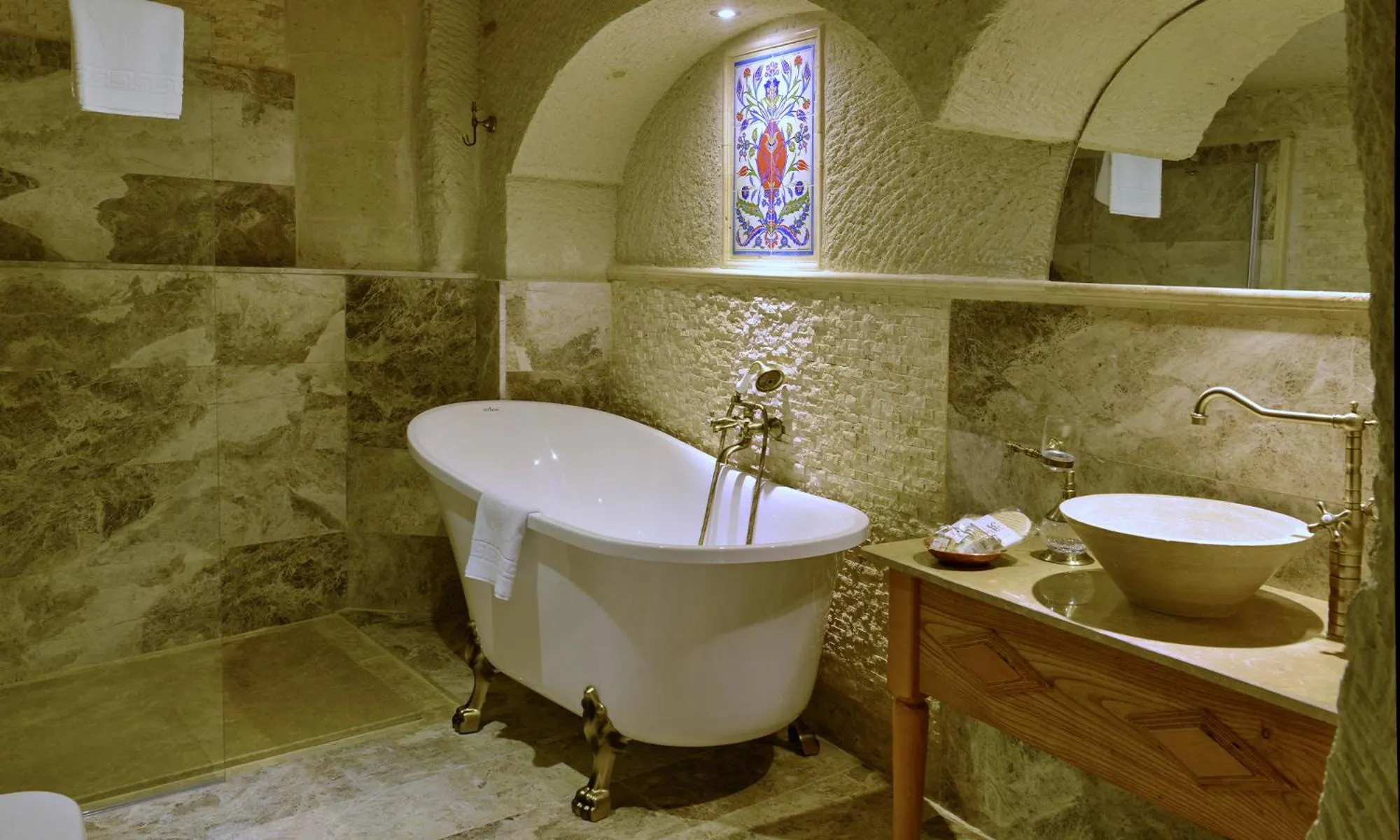 Massage in Seki Cave Suites