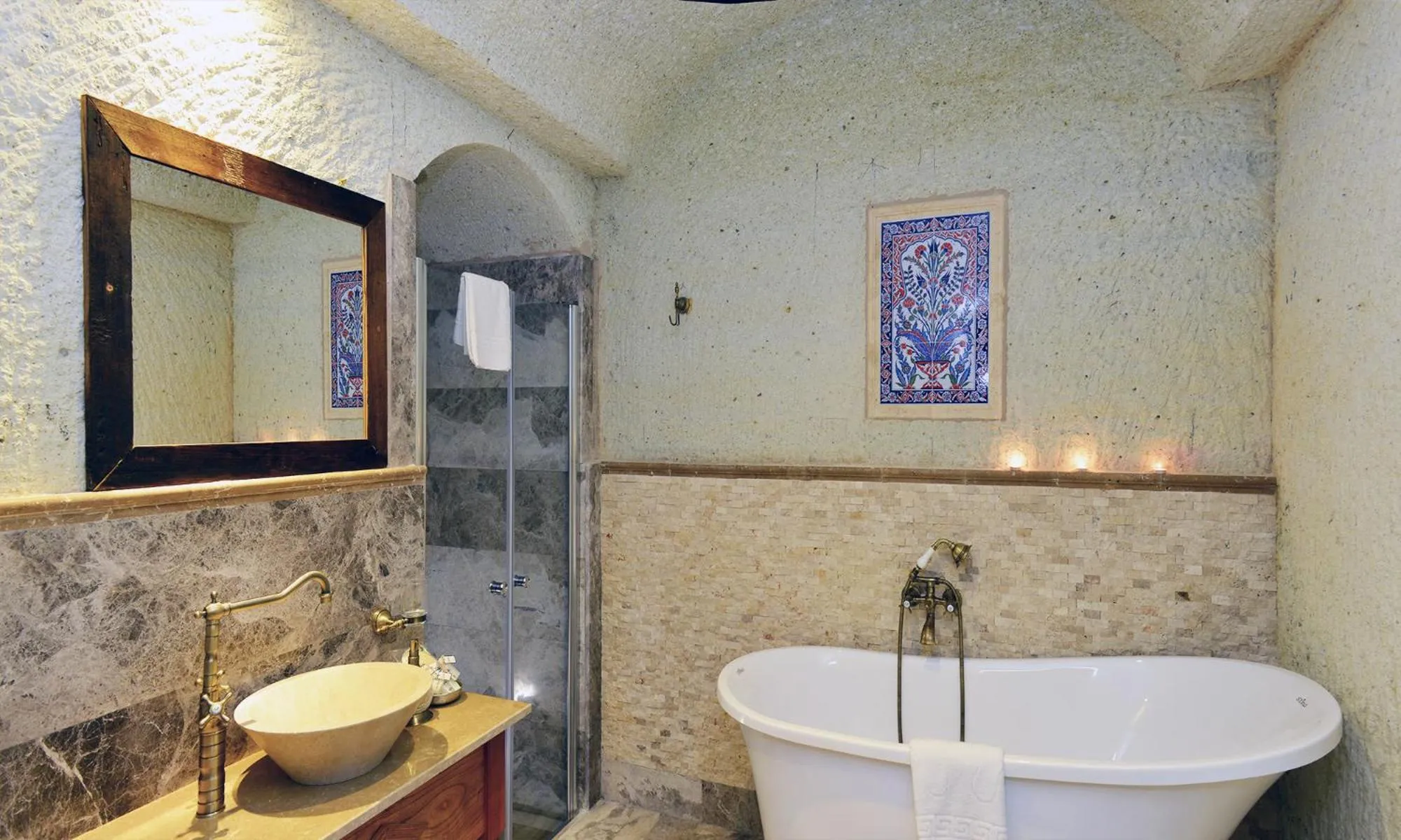 Shower in Seki Cave Suites