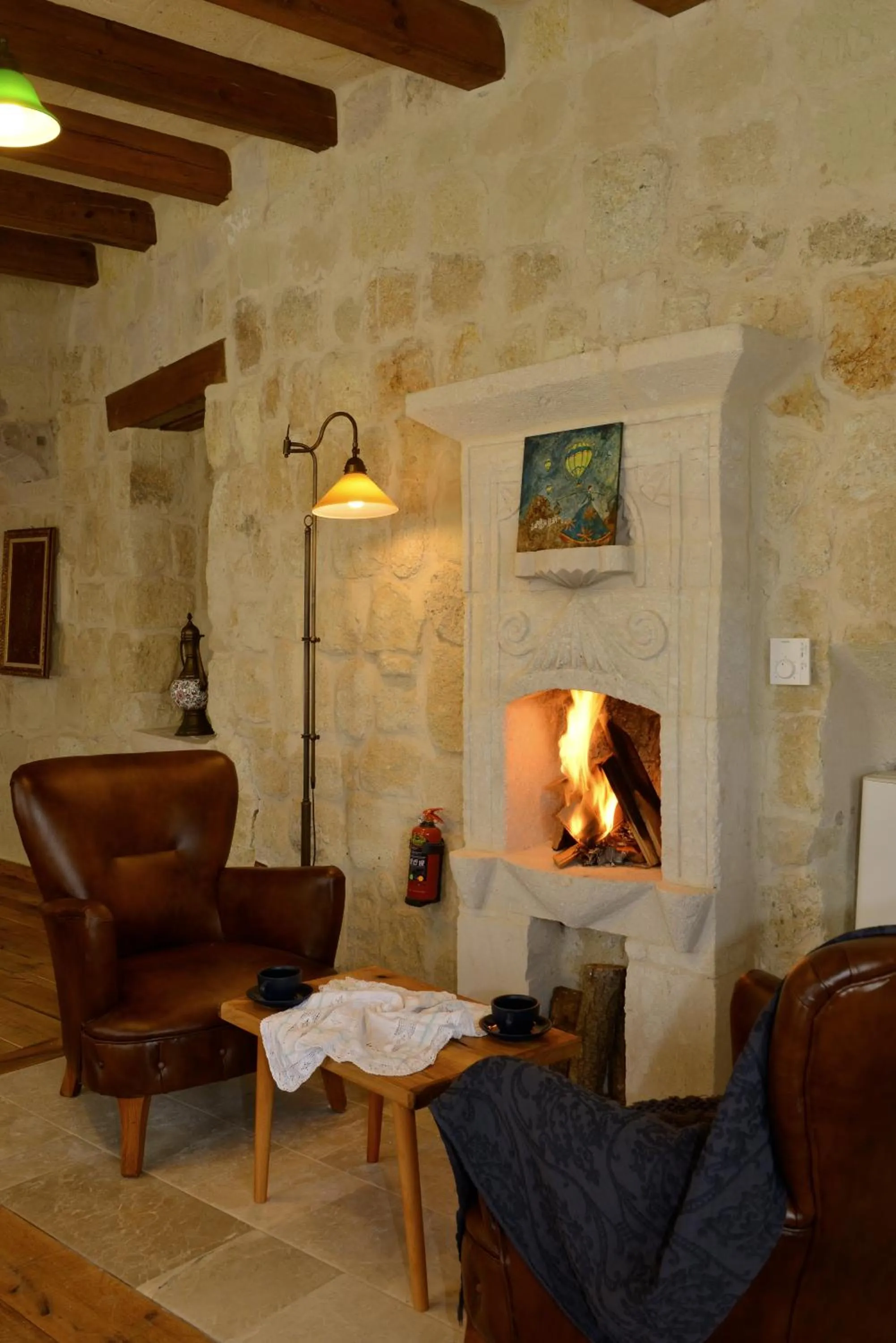 Living room in Seki Cave Suites