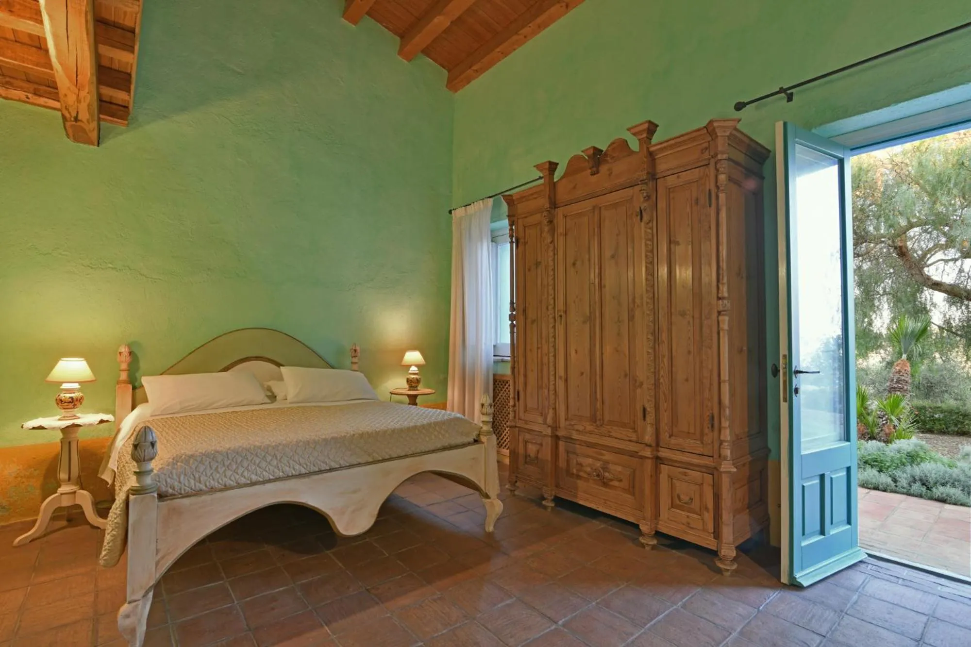 Photo of the whole room, Bed in Terre Di Himera