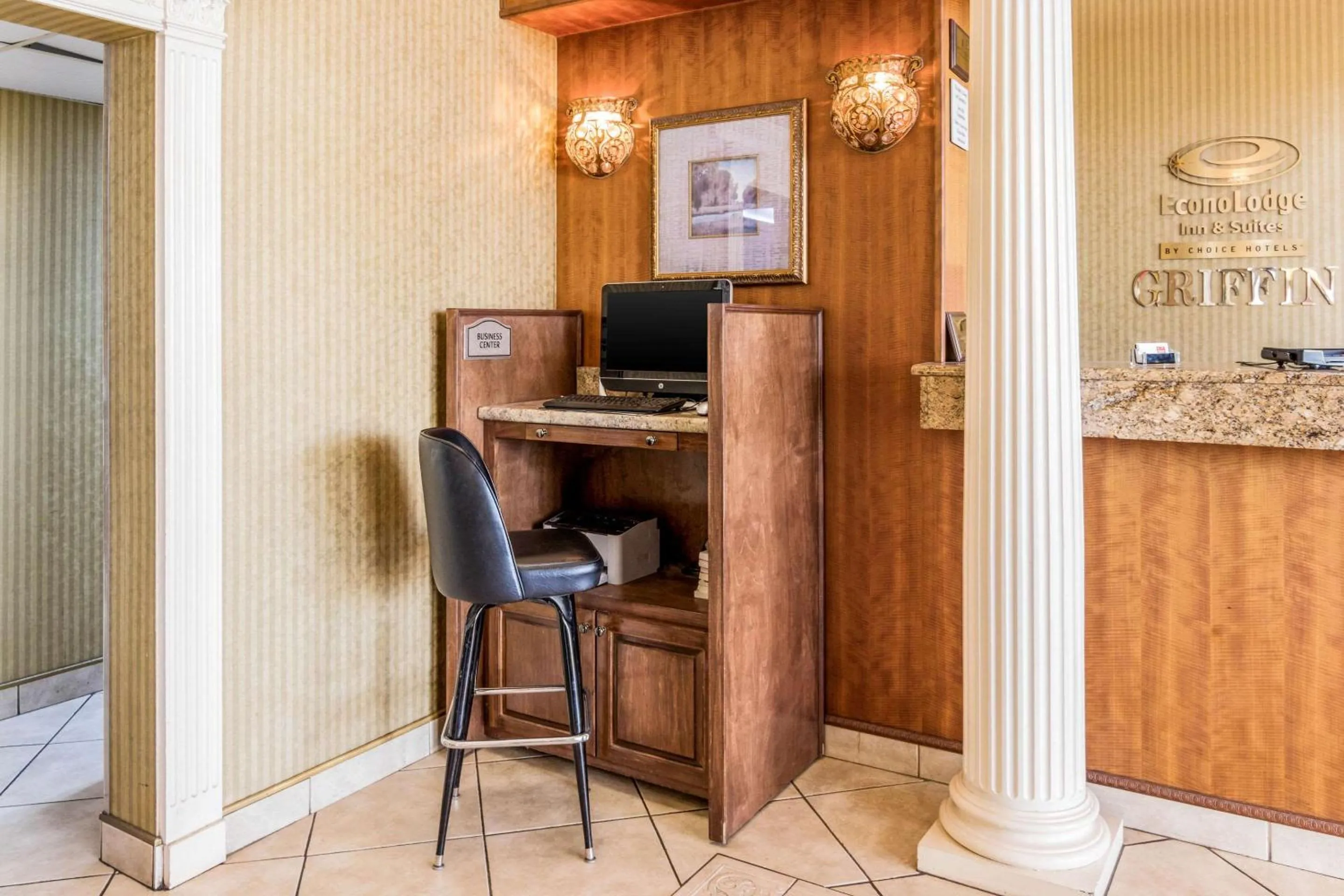 Business facilities in Econo Lodge Inn & Suites Griffin North