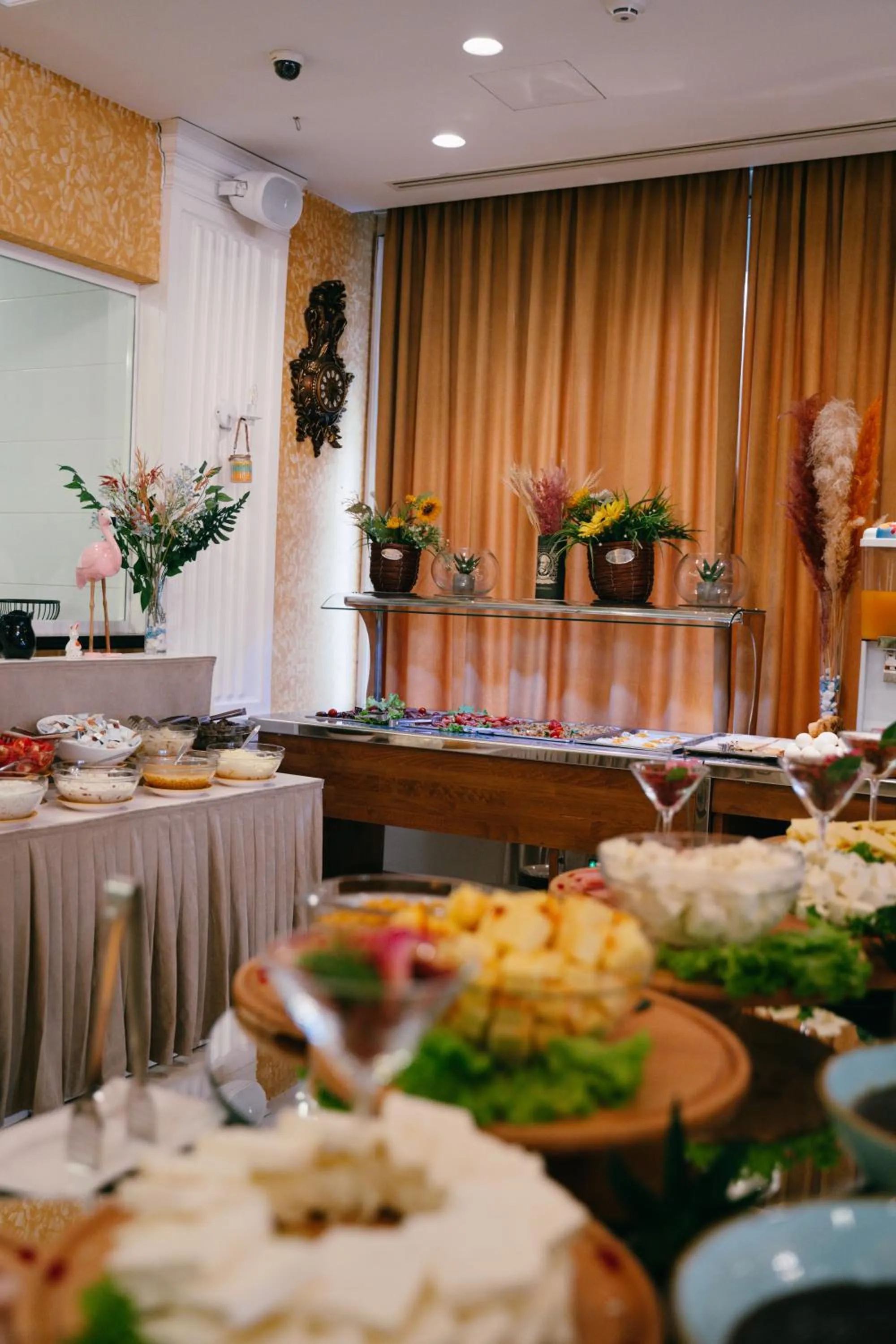 Restaurant/places to eat in Hotel Empire Albania