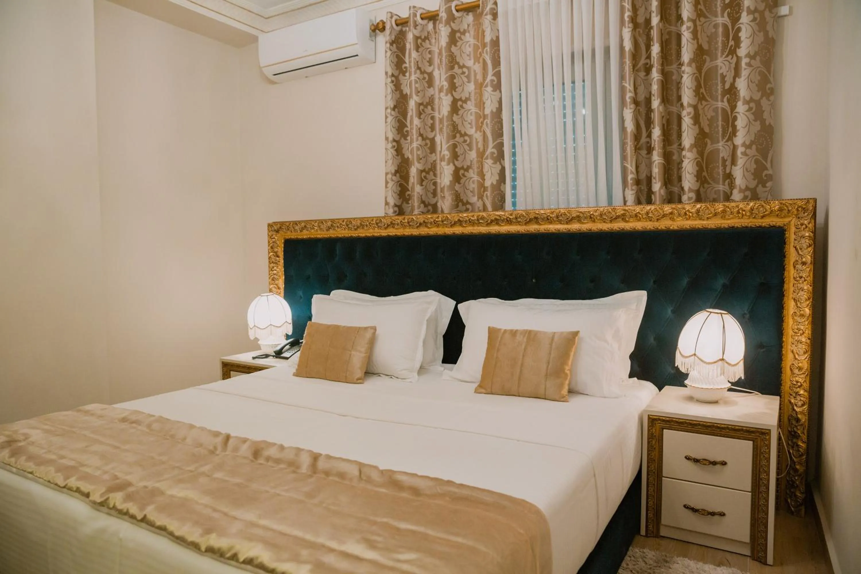 Bed in Hotel Empire Albania