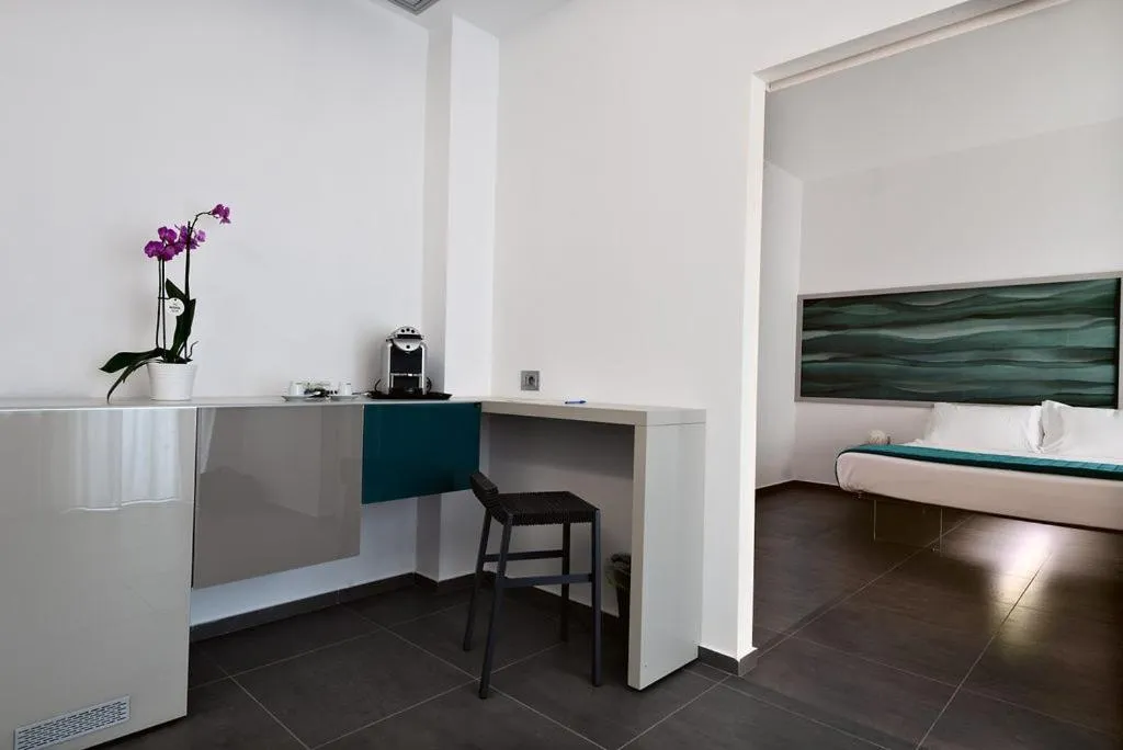 Bed in nautilus b&b suite design