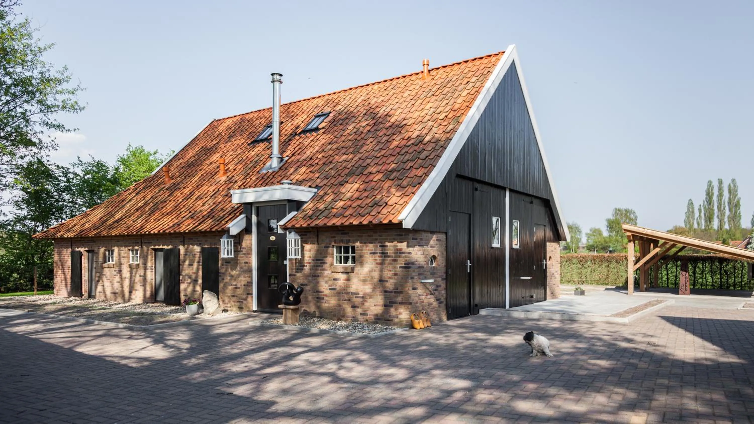 Property building in Bed & Breakfast De Schoppe