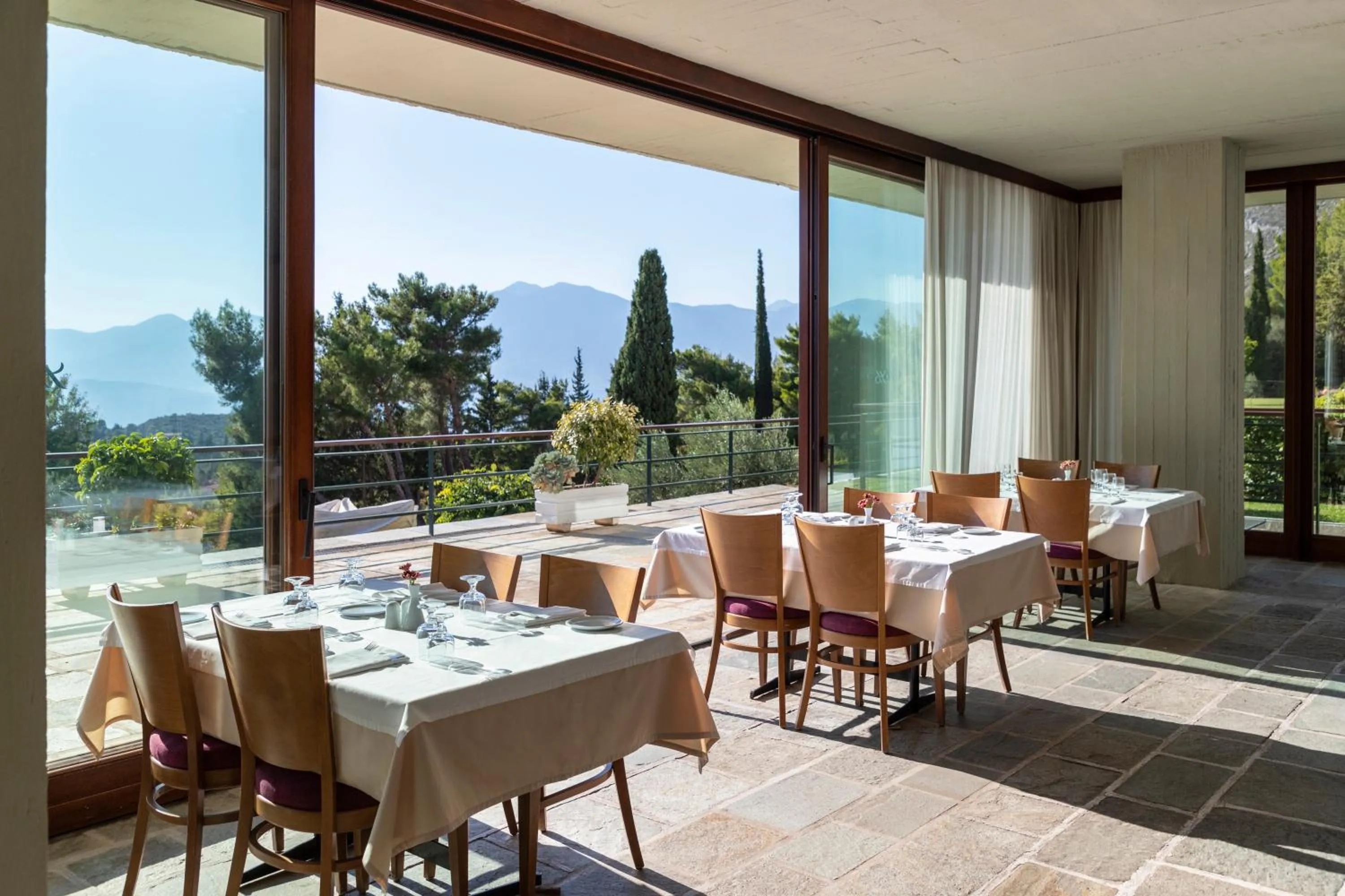 Restaurant/places to eat in Amalia Hotel Delphi