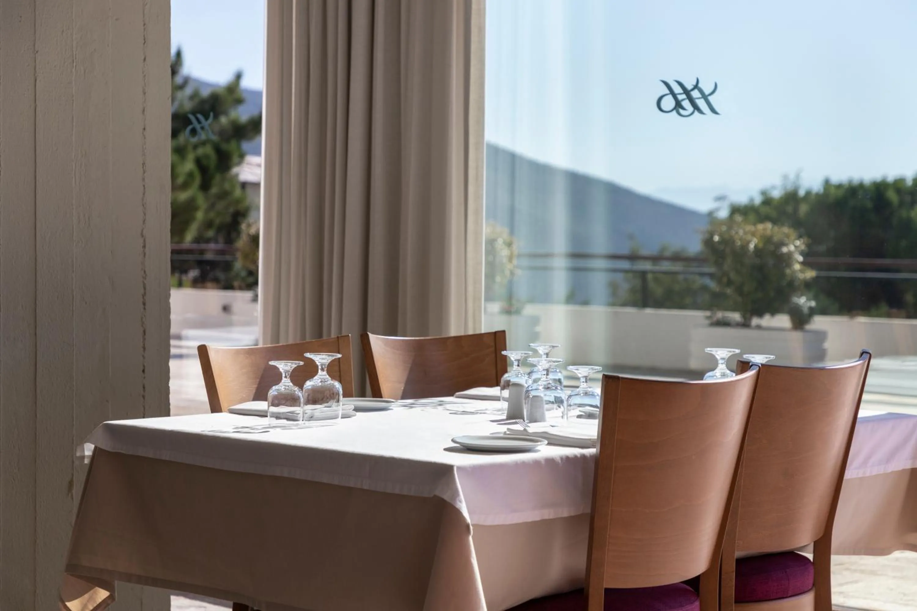Restaurant/places to eat in Amalia Hotel Delphi