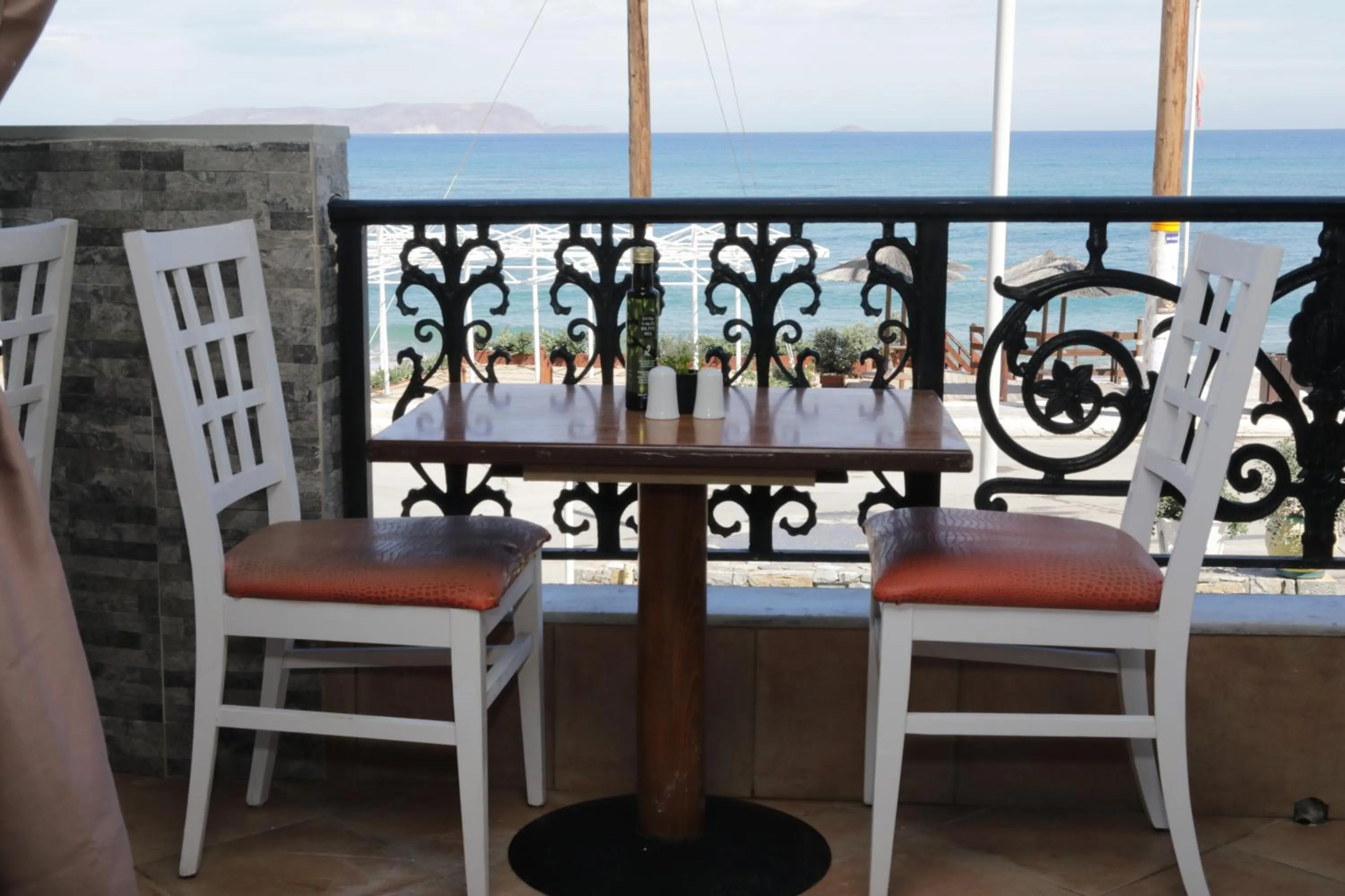 Restaurant/places to eat in Diogenis Blue Palace