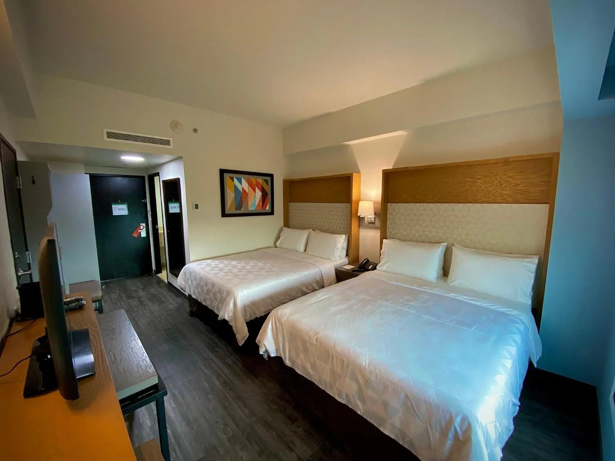 Photo of the whole room, Bed in Holiday Inn Uruapan by IHG