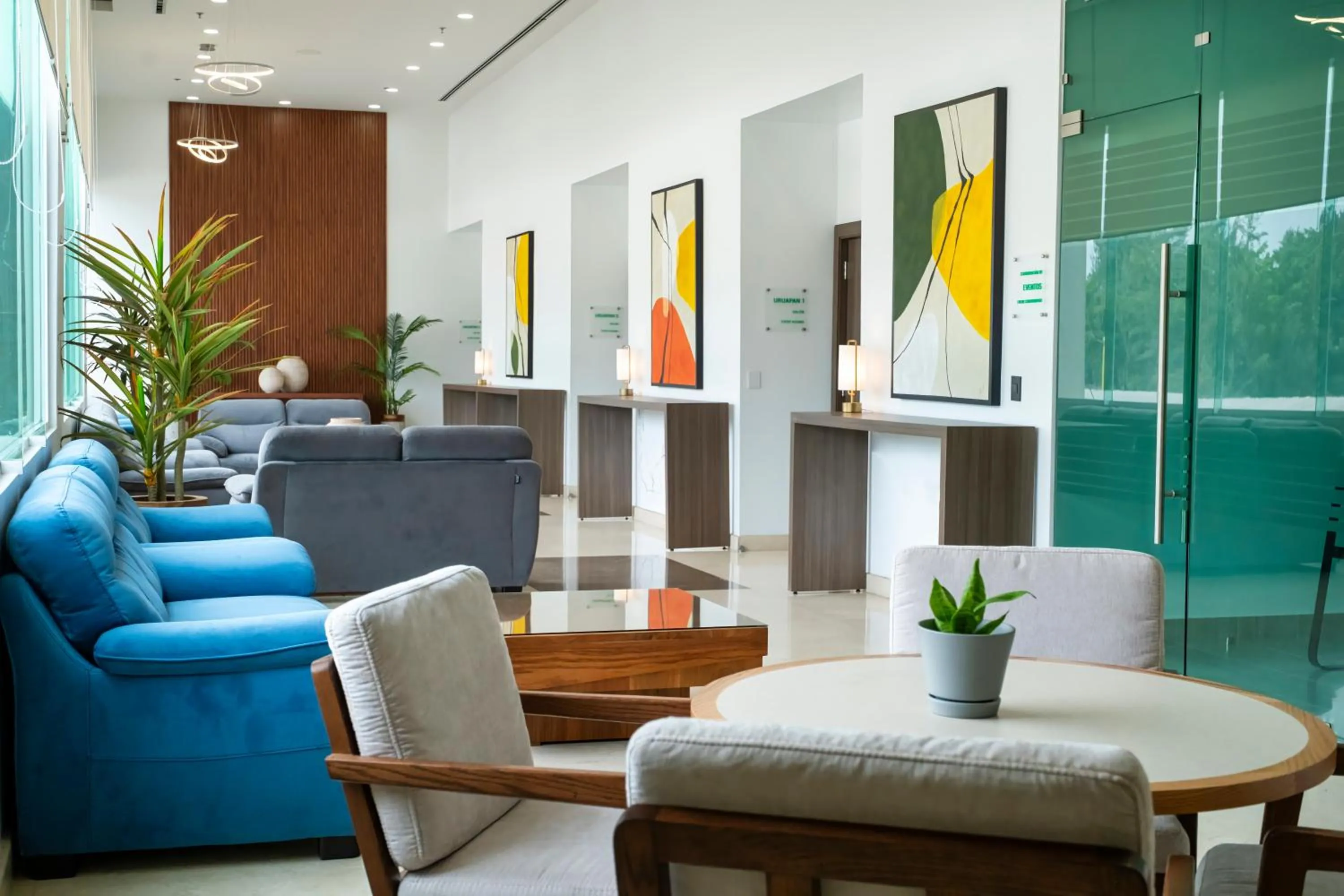 Living room in Holiday Inn Uruapan by IHG