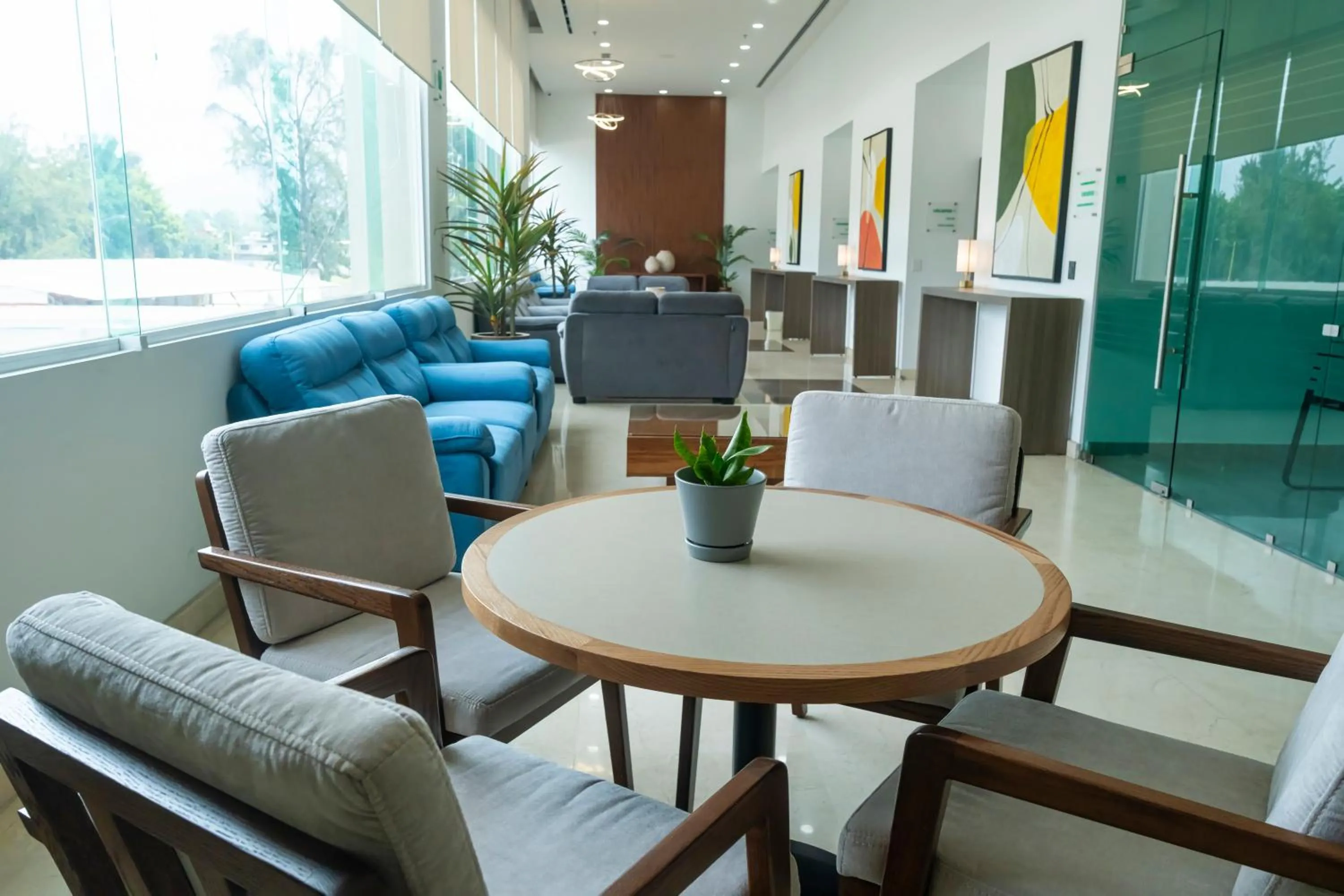 Living room in Holiday Inn Uruapan by IHG
