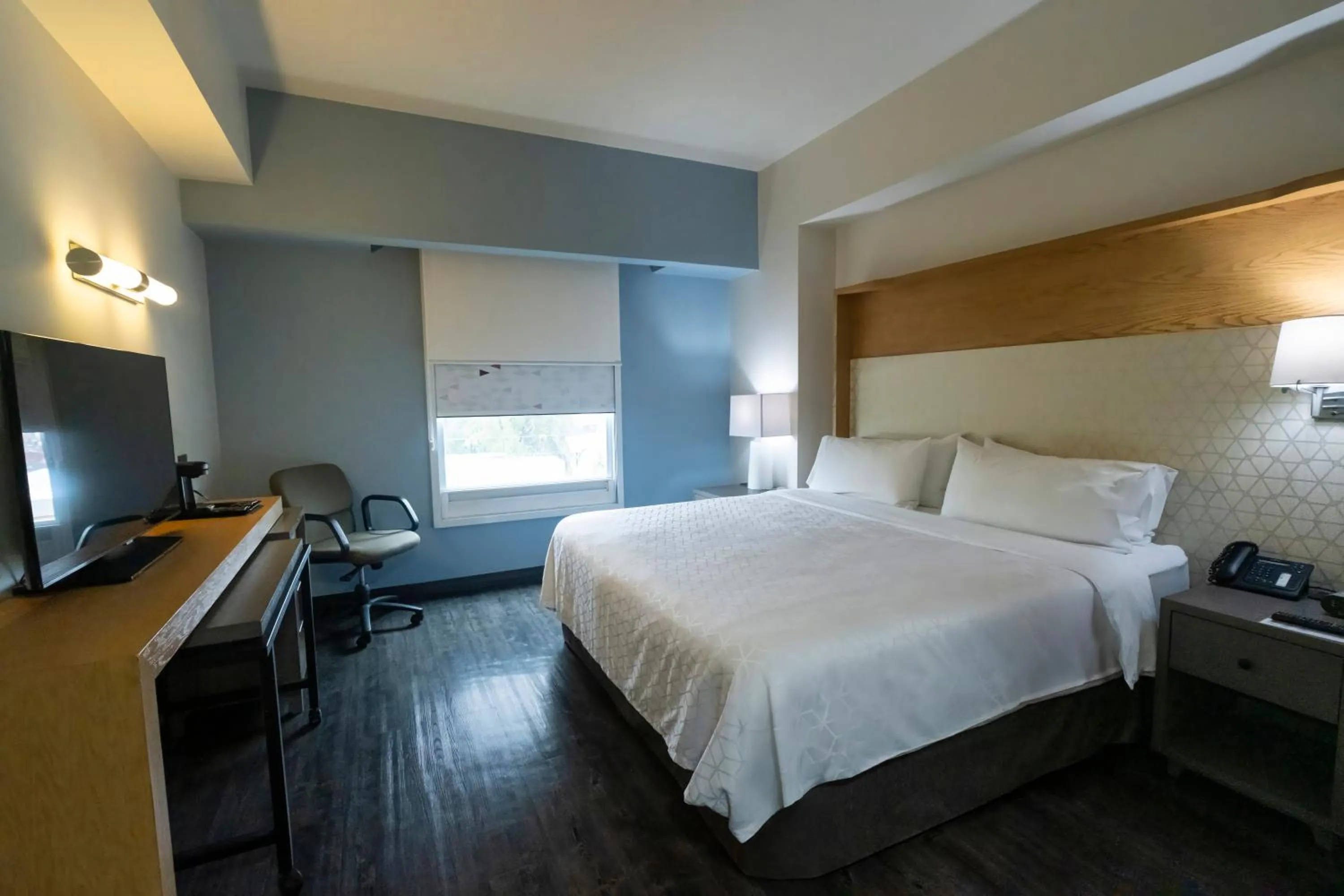 Bedroom, Bed in Holiday Inn Uruapan by IHG