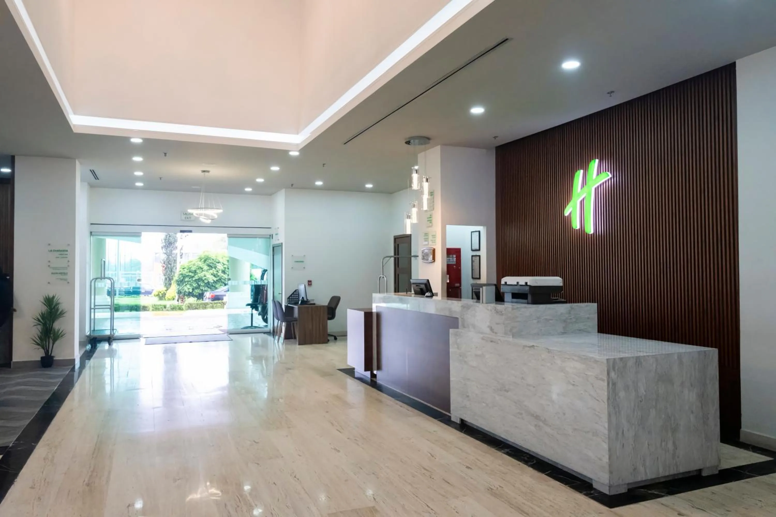 Lobby or reception in Holiday Inn Uruapan by IHG