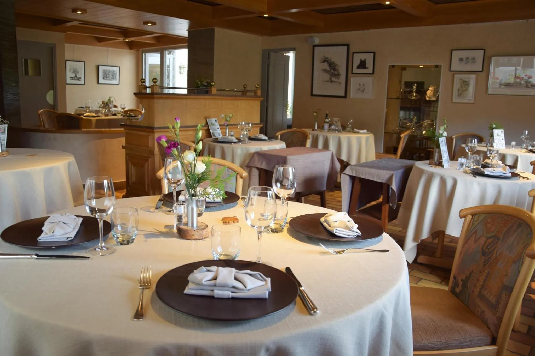 Restaurant/places to eat in Hotel le Chalet