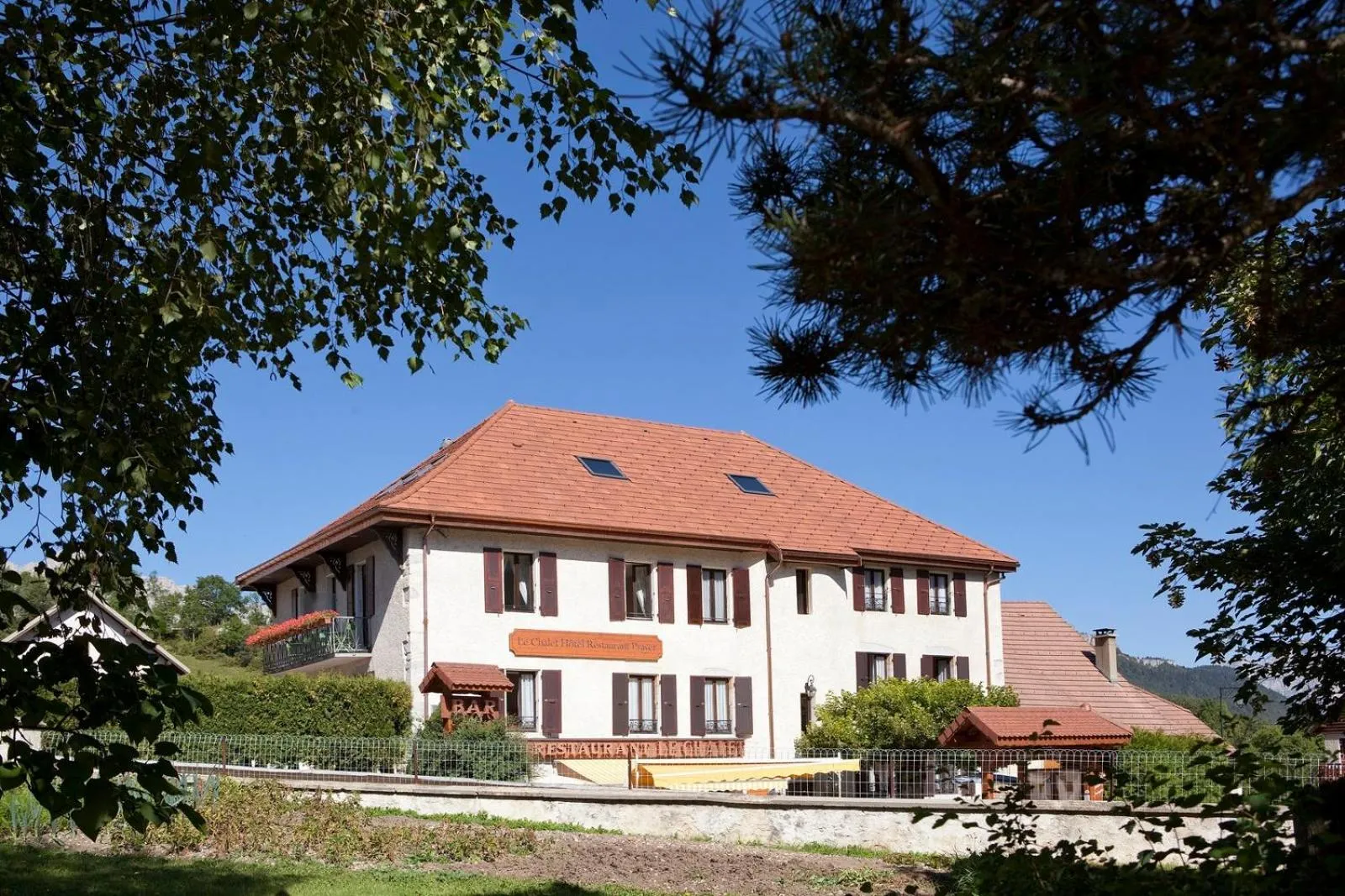 Property building in Hotel le Chalet