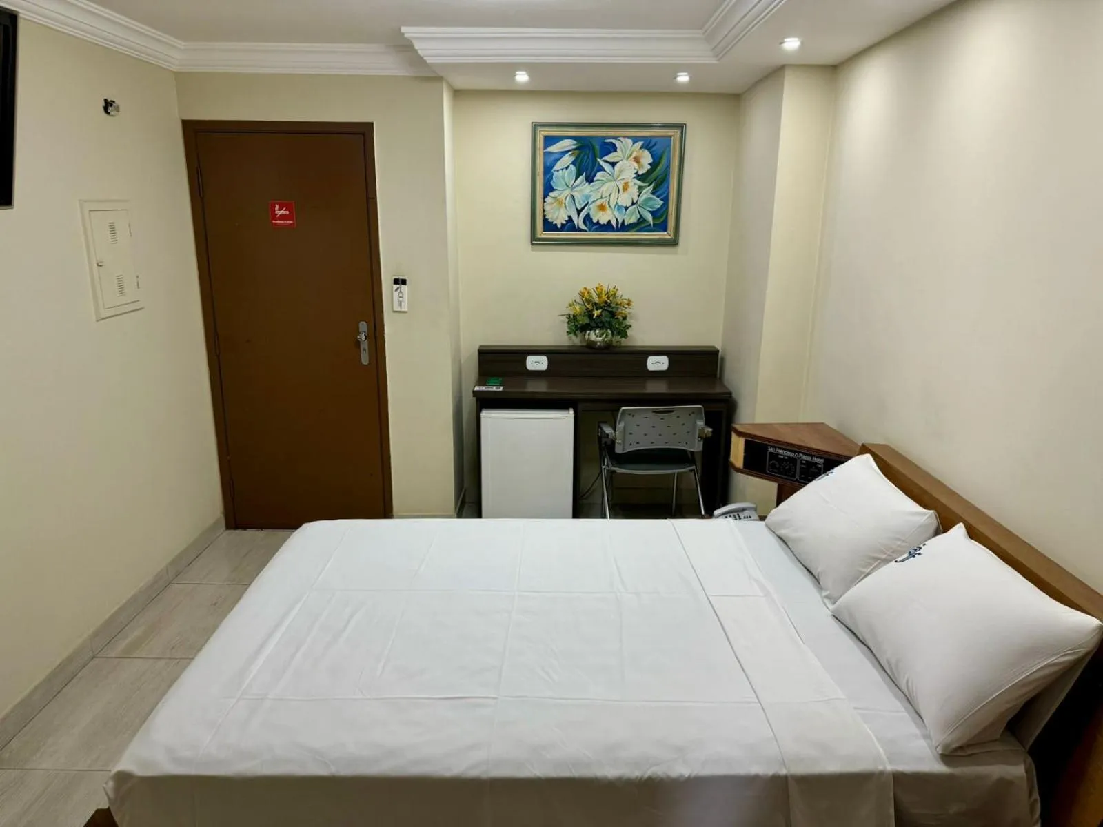 Bed in San Francisco Plazza Hotel