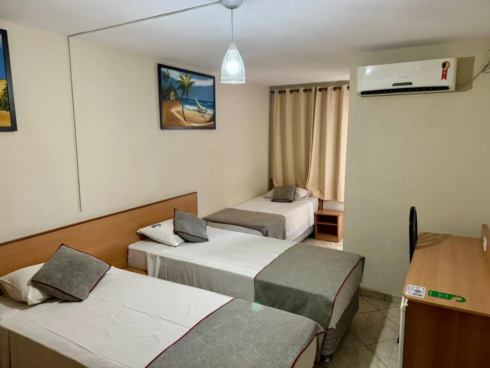 Bed in San Francisco Plazza Hotel