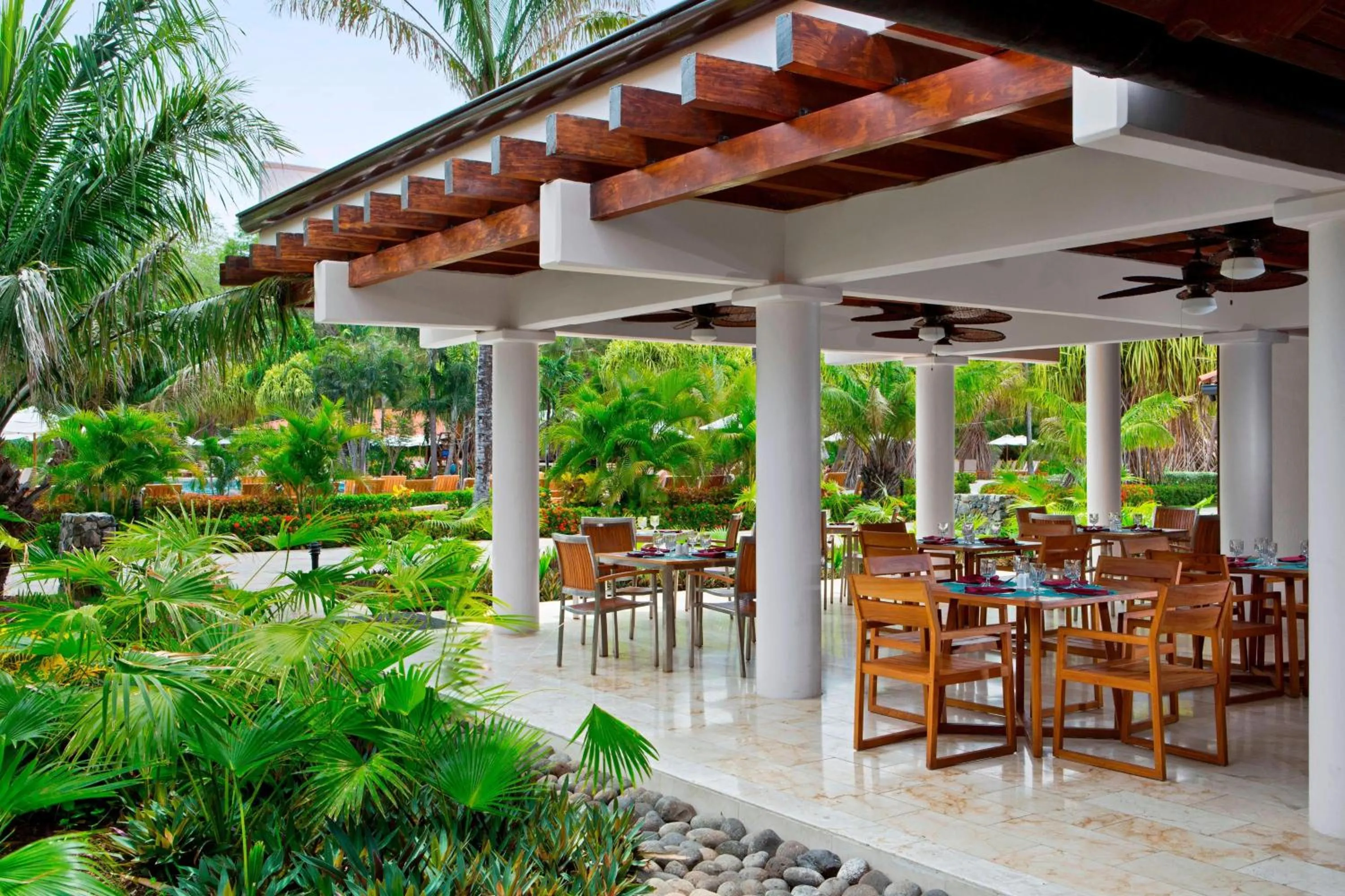 Lounge or bar in The Westin Reserva Conchal, an All-Inclusive Golf Resort & Spa
