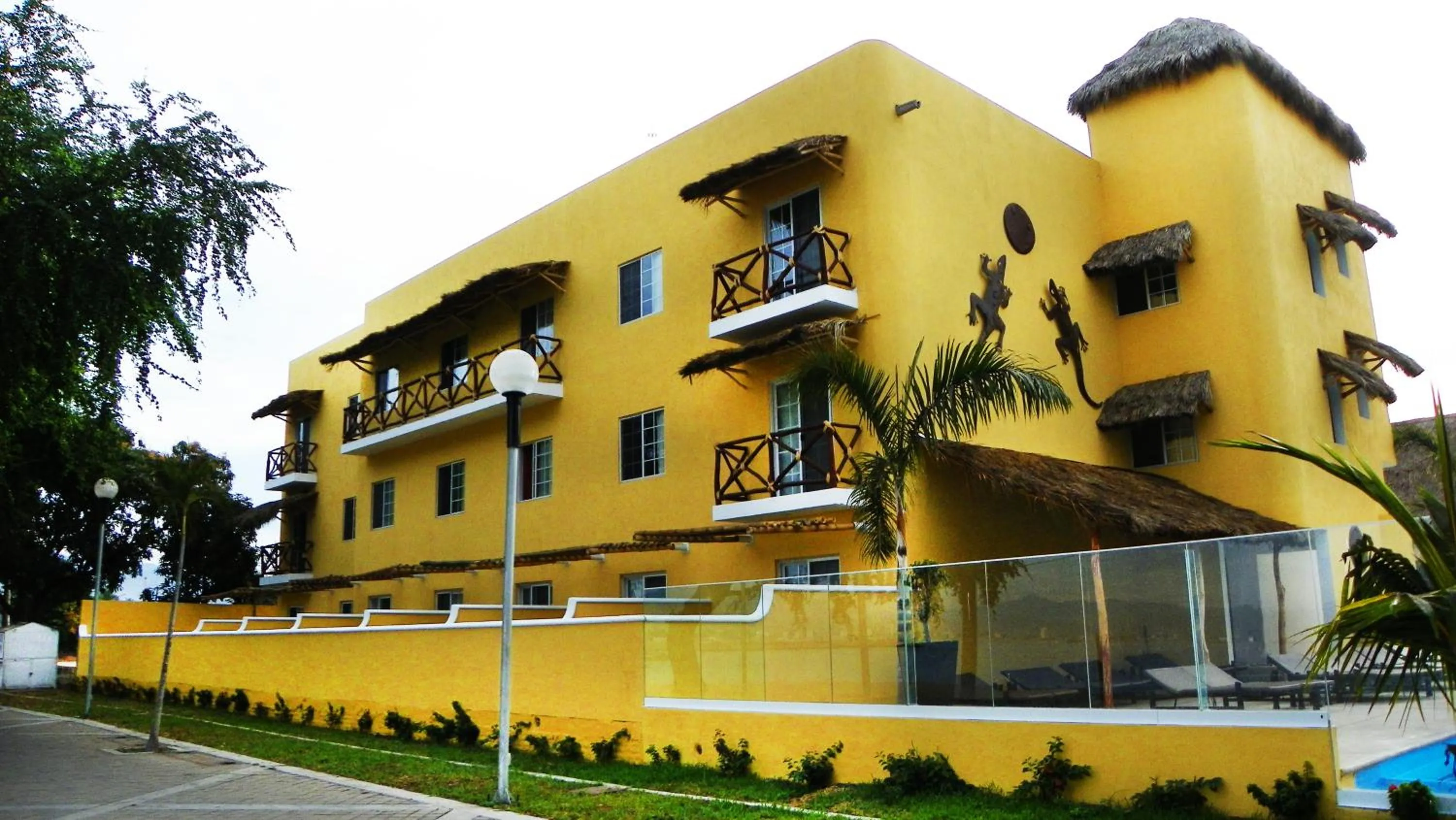 Property building in Zar Manzanillo