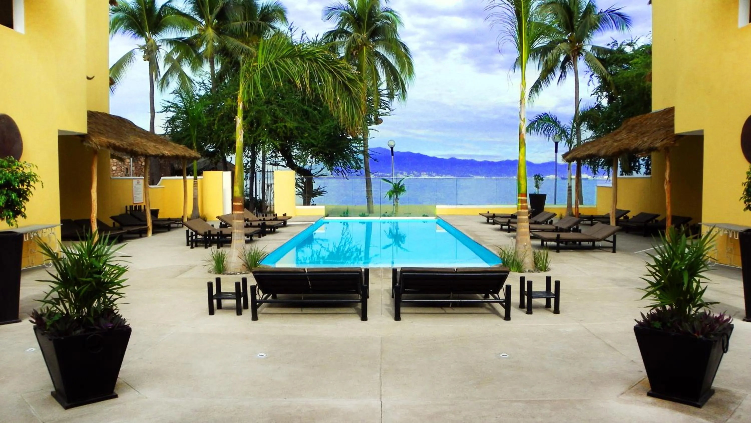 Swimming pool in Zar Manzanillo