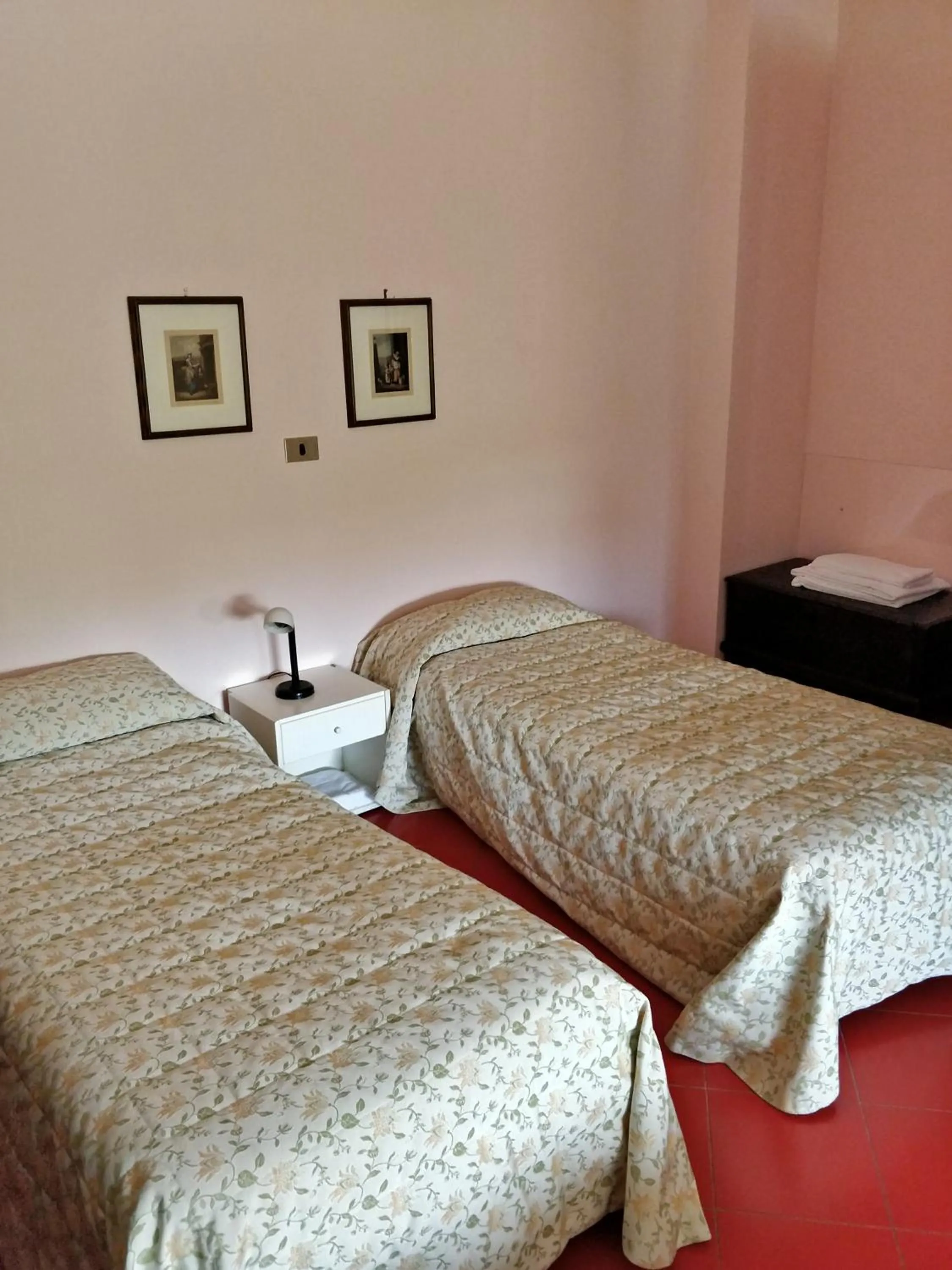 Bed in Hotel Barolo Classico