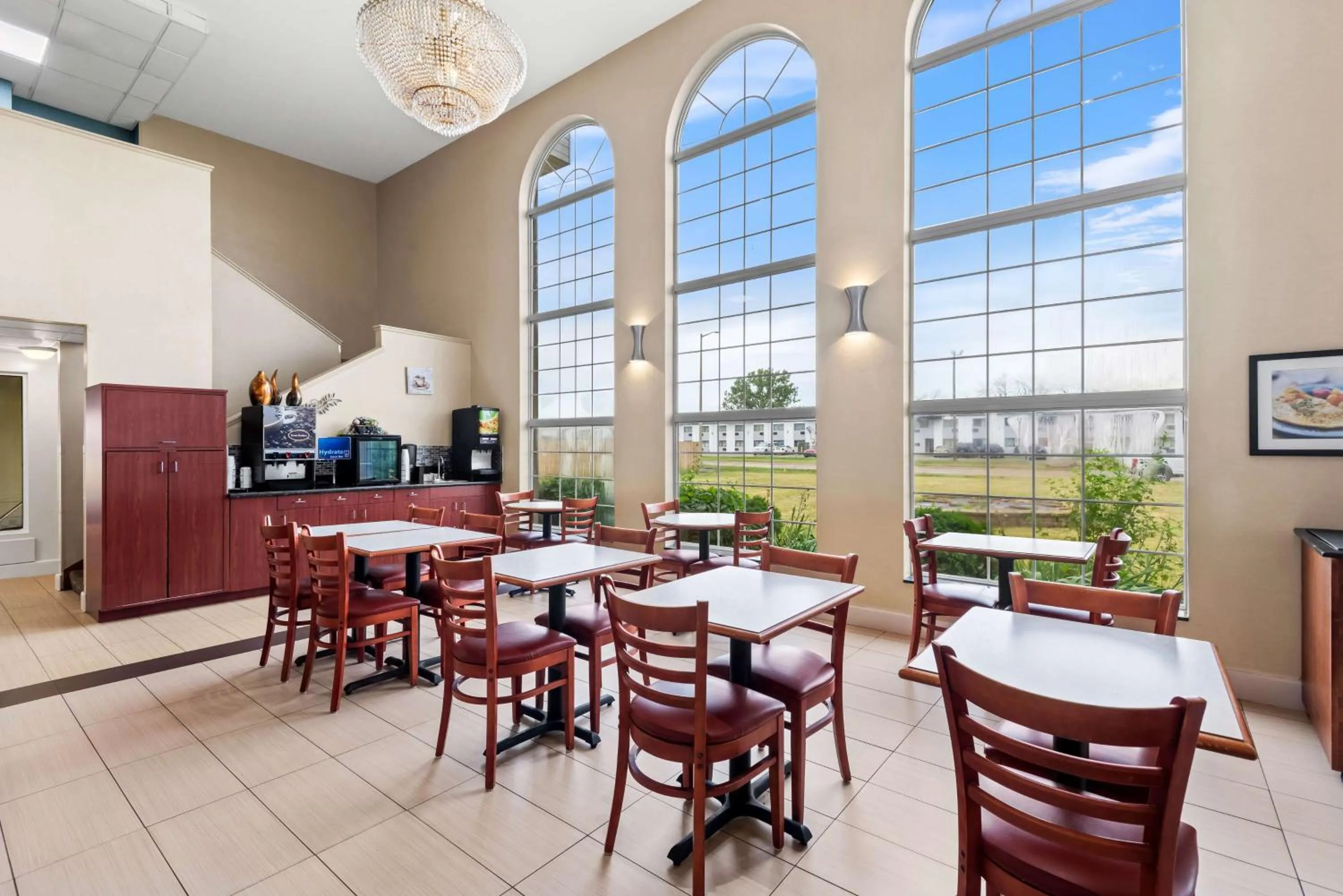 Breakfast in Best Western Airport Inn