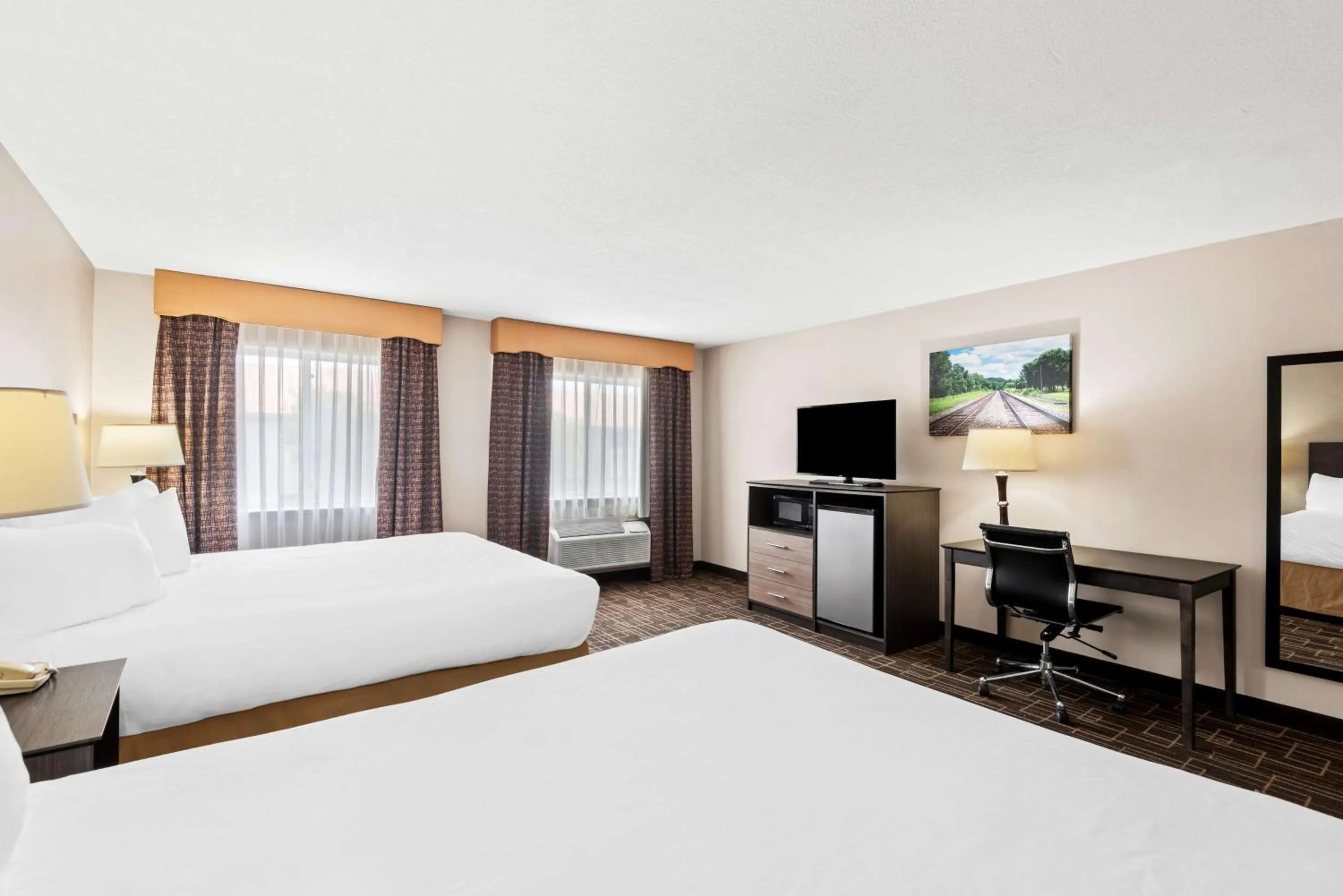 Bedroom, Bed in Best Western Airport Inn