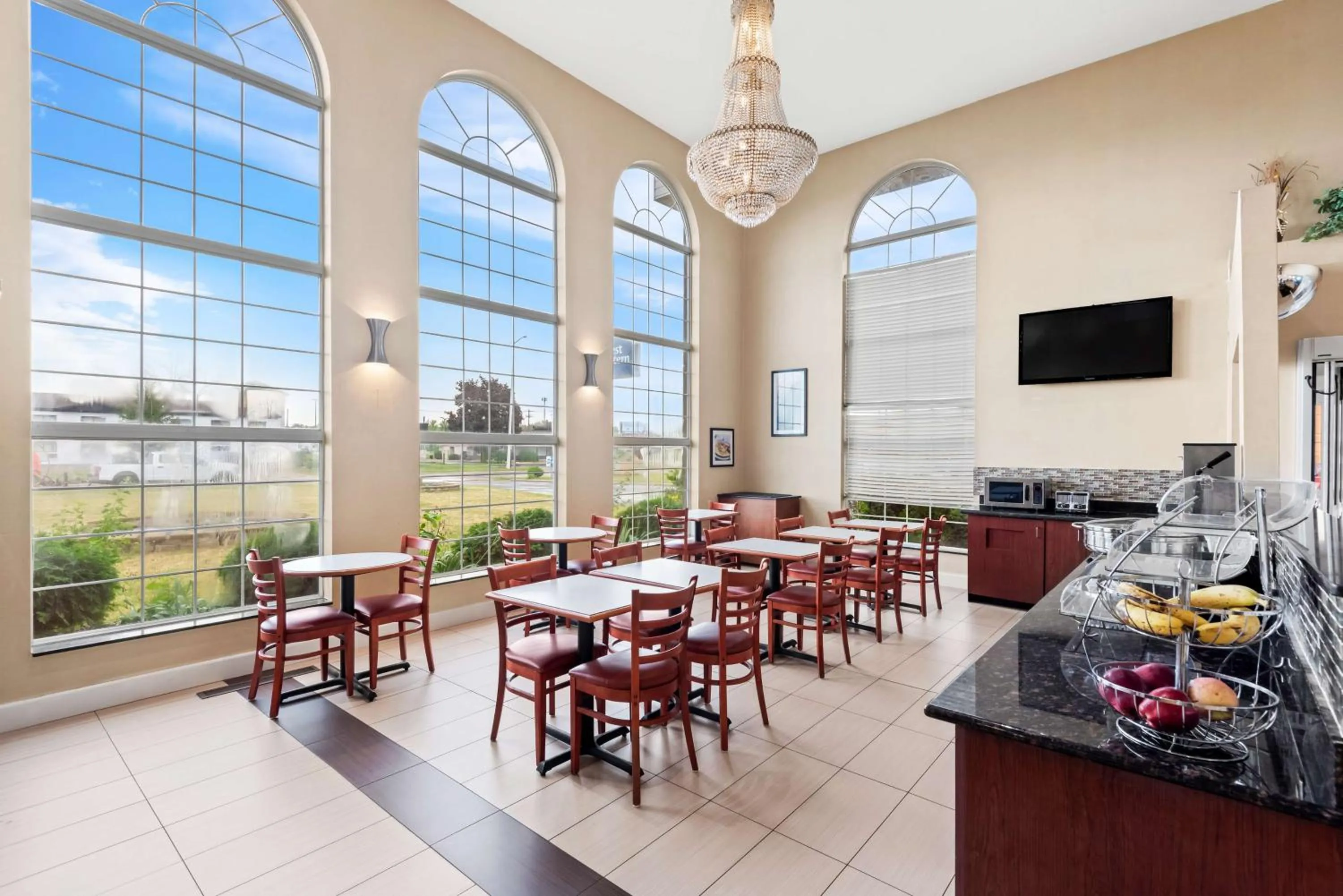 Breakfast in Best Western Airport Inn