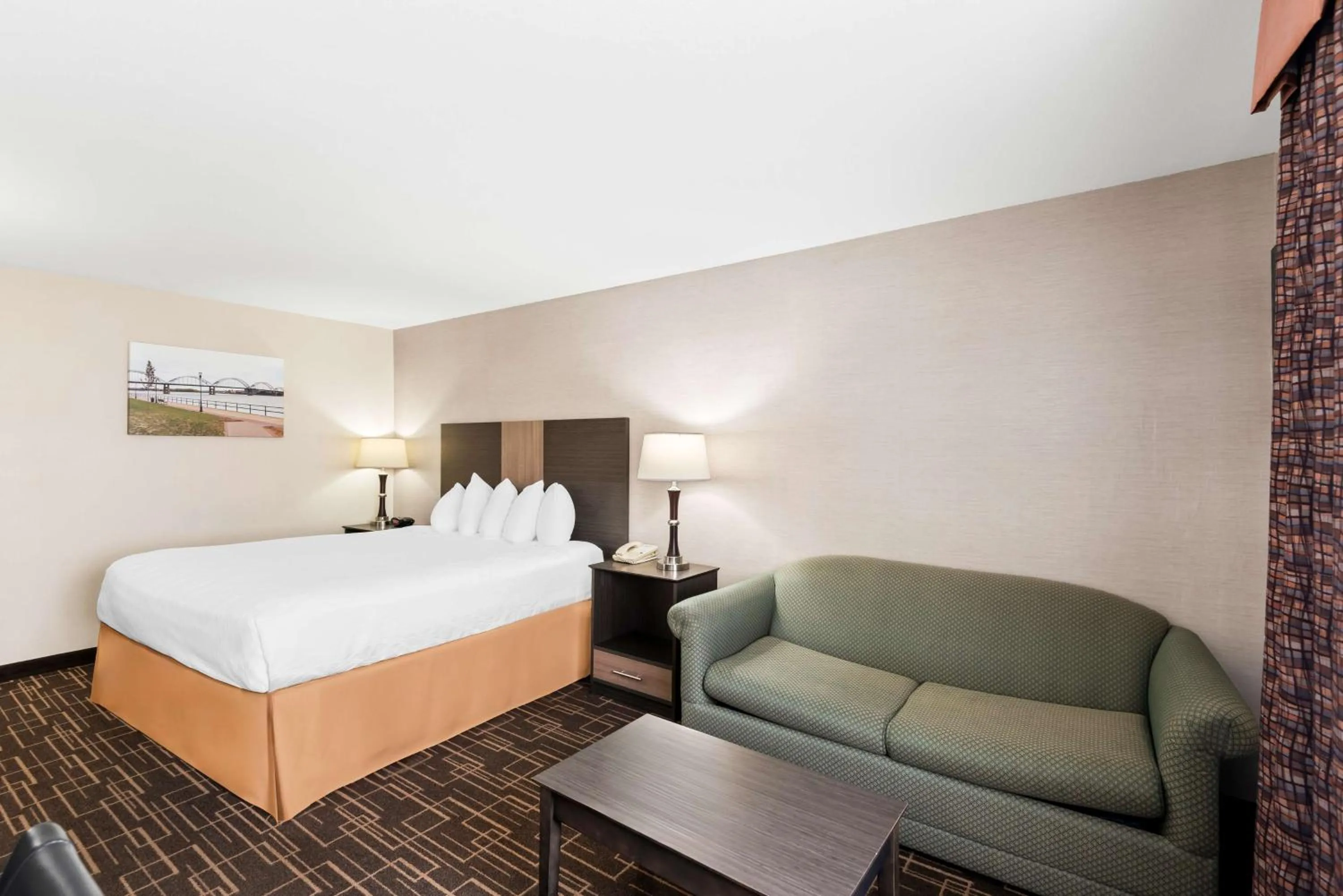 Bedroom, Bed in Best Western Airport Inn