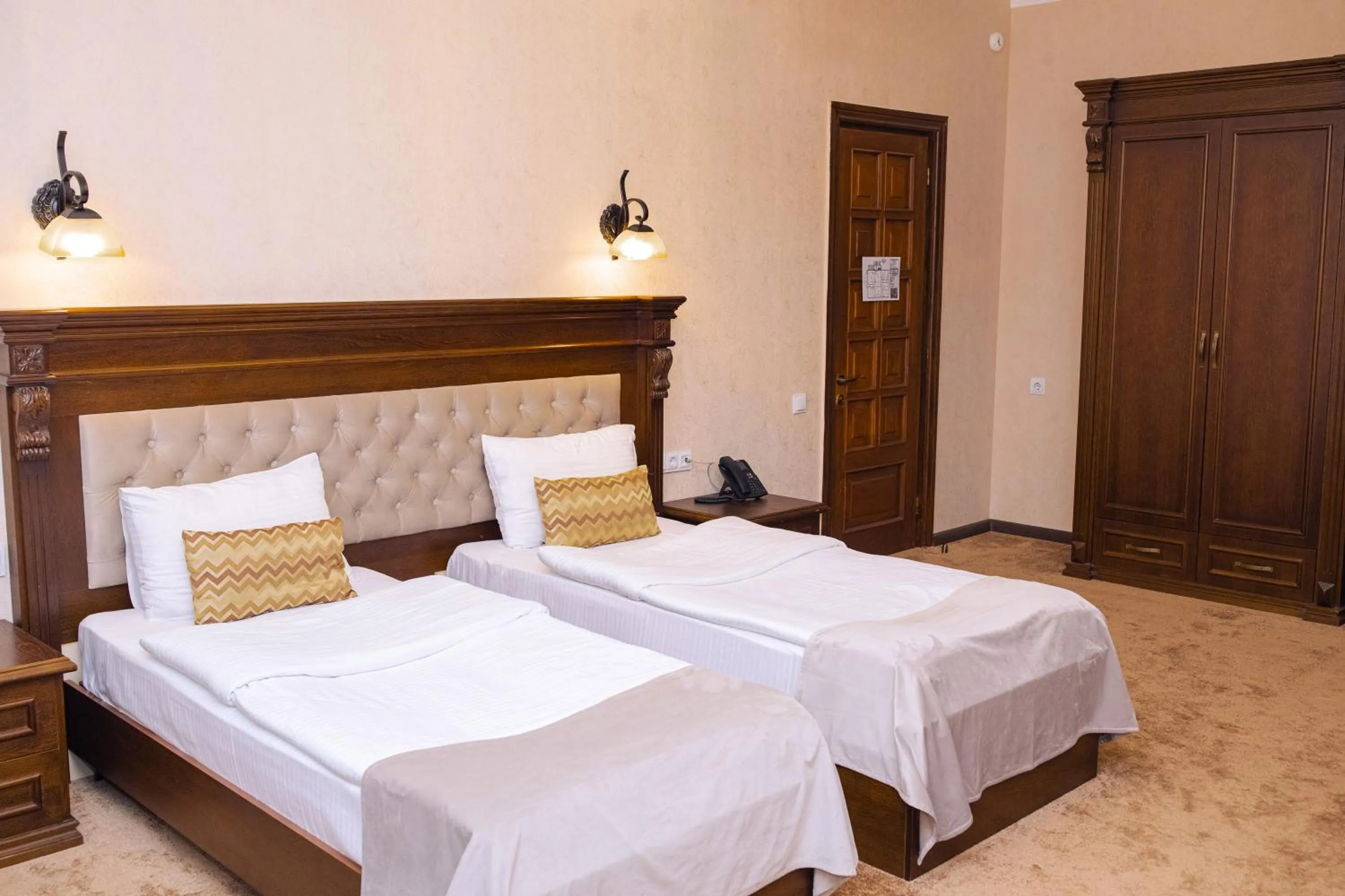 Bed in Hotel Imperial House