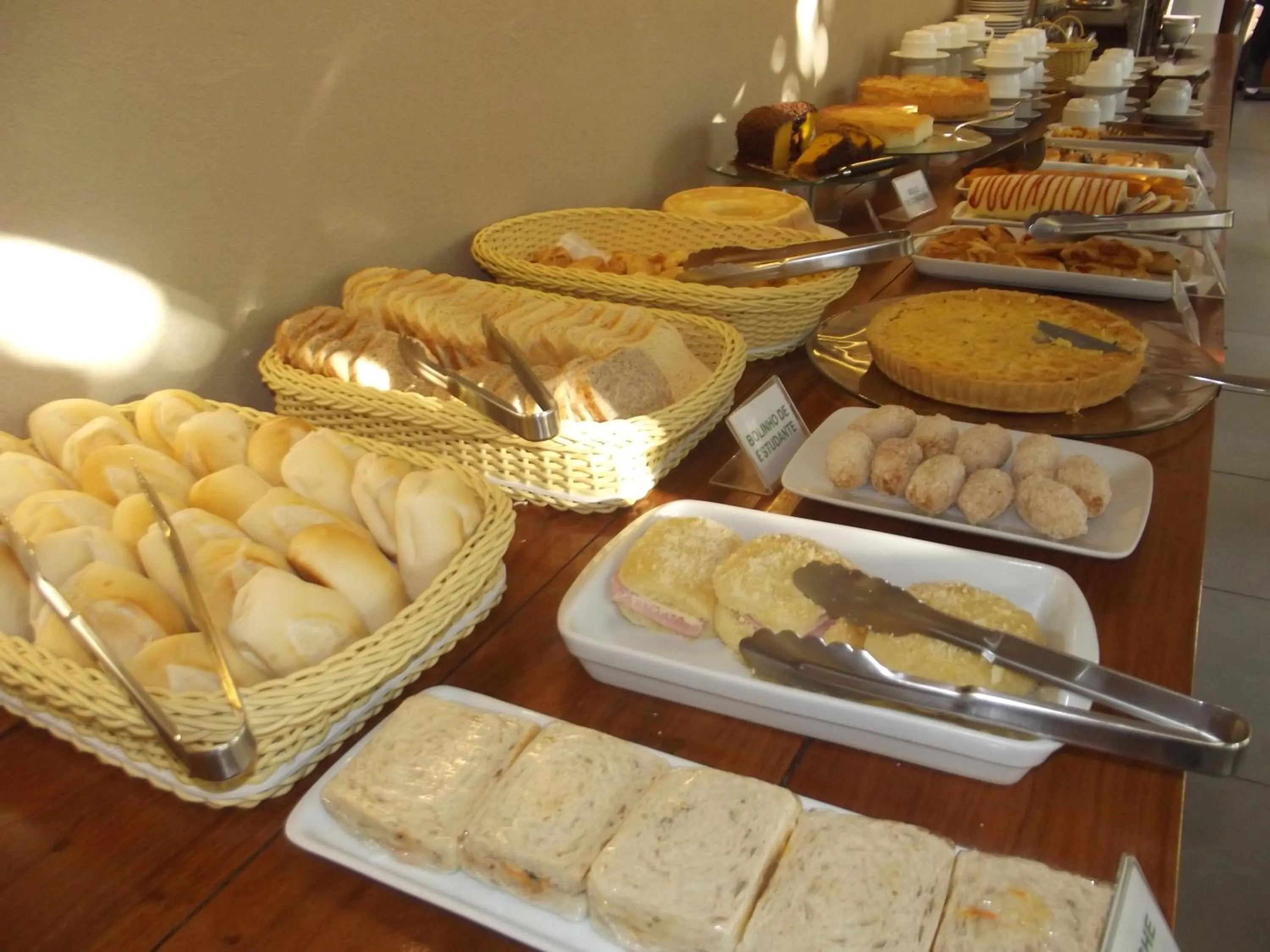 Buffet breakfast in Hotel São Domingos