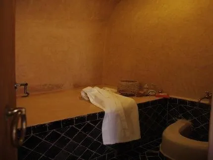 Steam room in Riad Chameau FDC Hôtel SPA