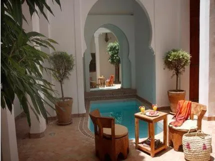 Swimming pool in Riad Chameau FDC Hôtel SPA