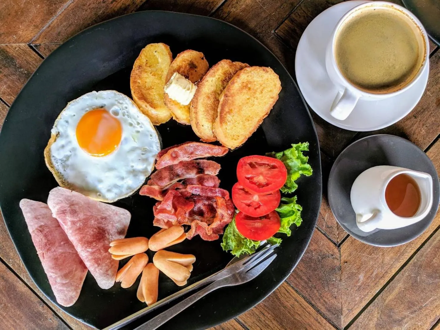 Food in Phayamas Private Beach Resort and Island Brew - Adults Only