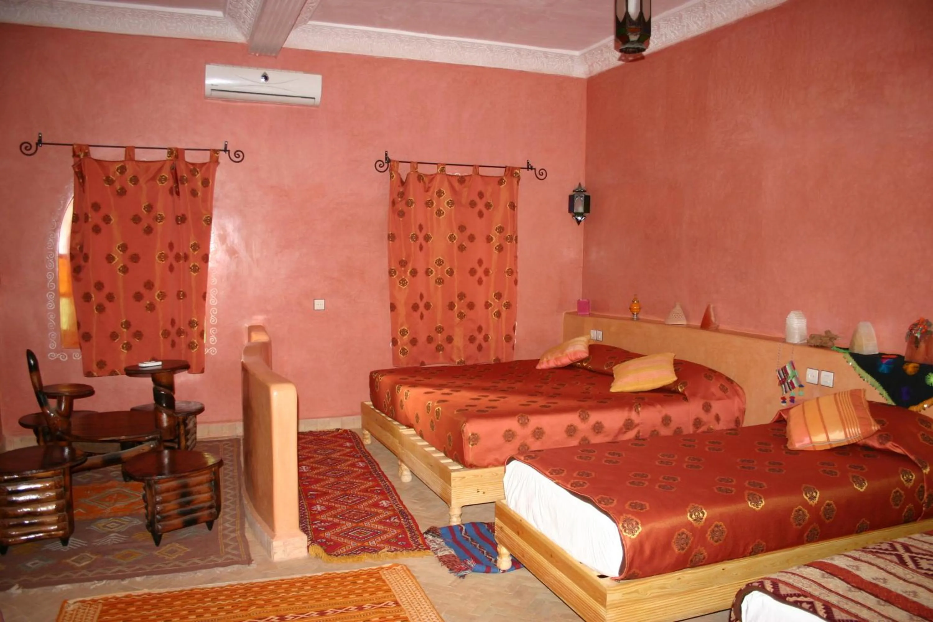 Bedroom, Bed in Maison Merzouga Guest House