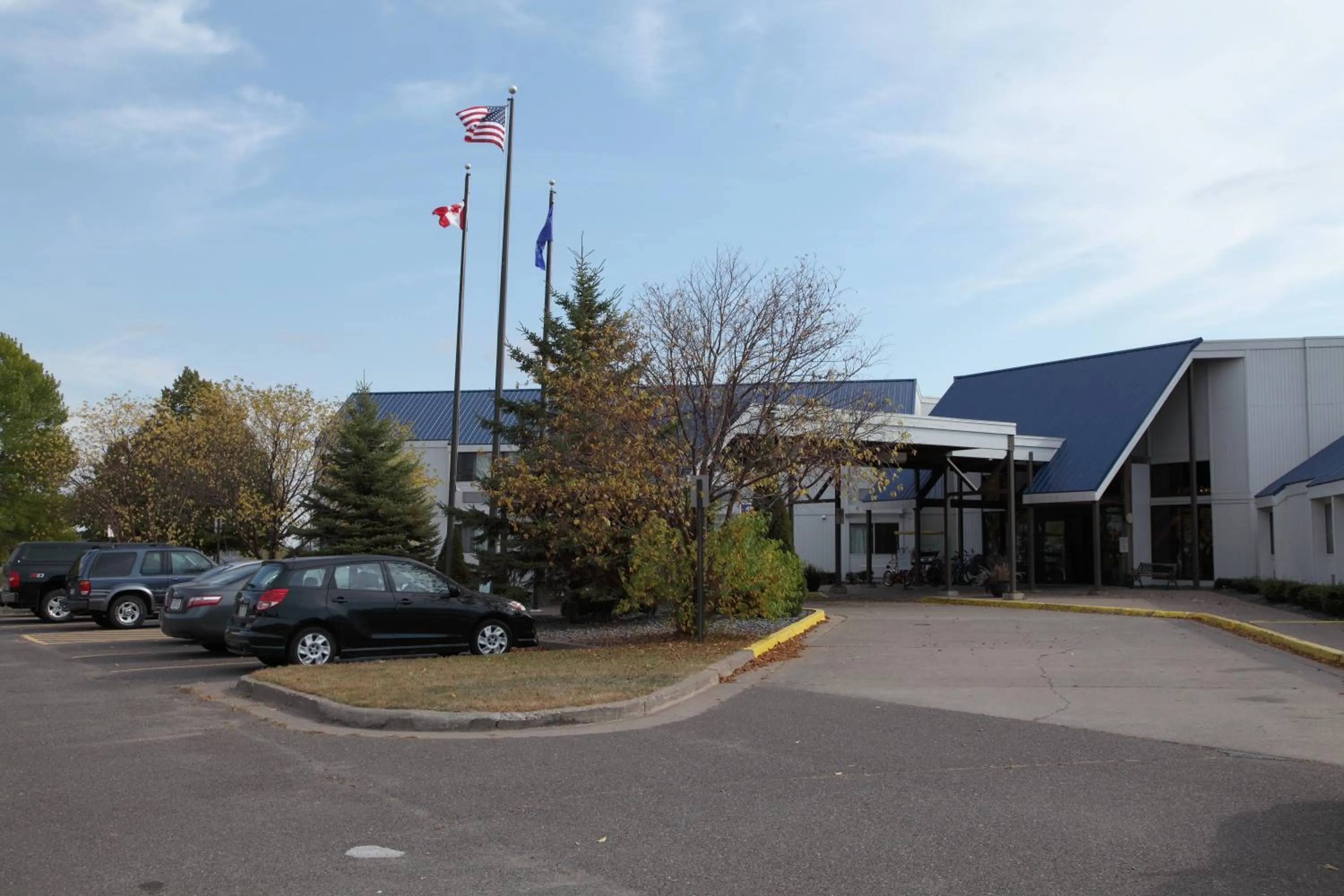 Property building in Barkers Island Inn Resort & Conference Center