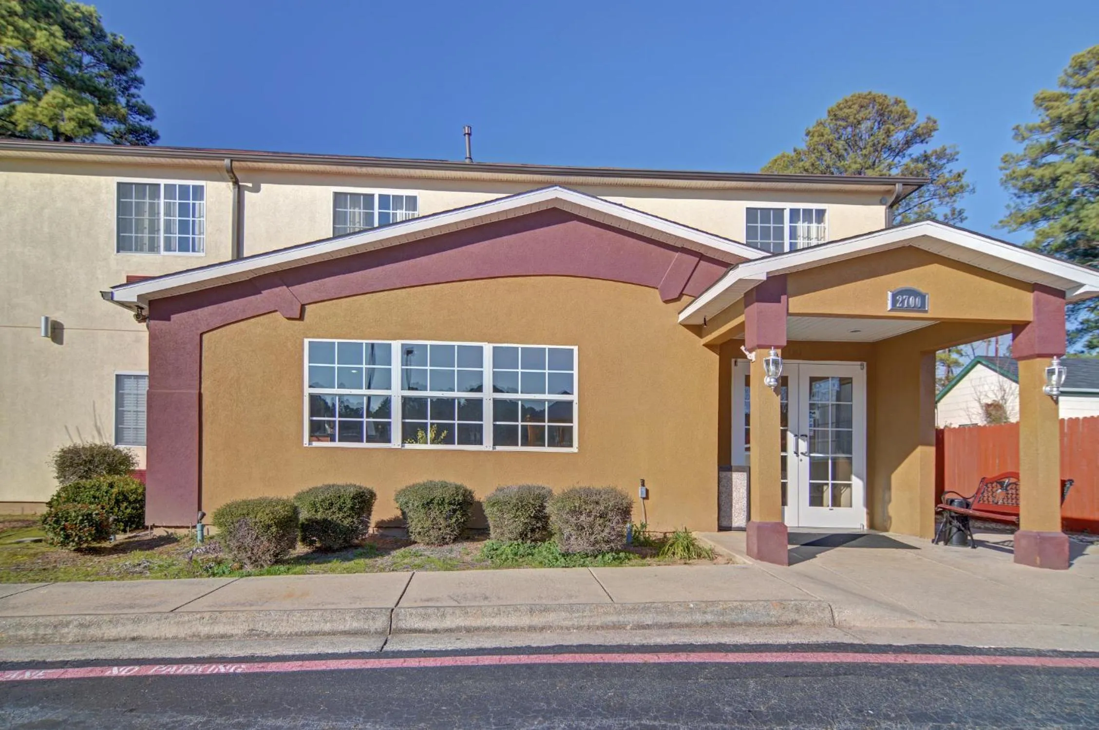 Property building in HomeTown Inn & Suites