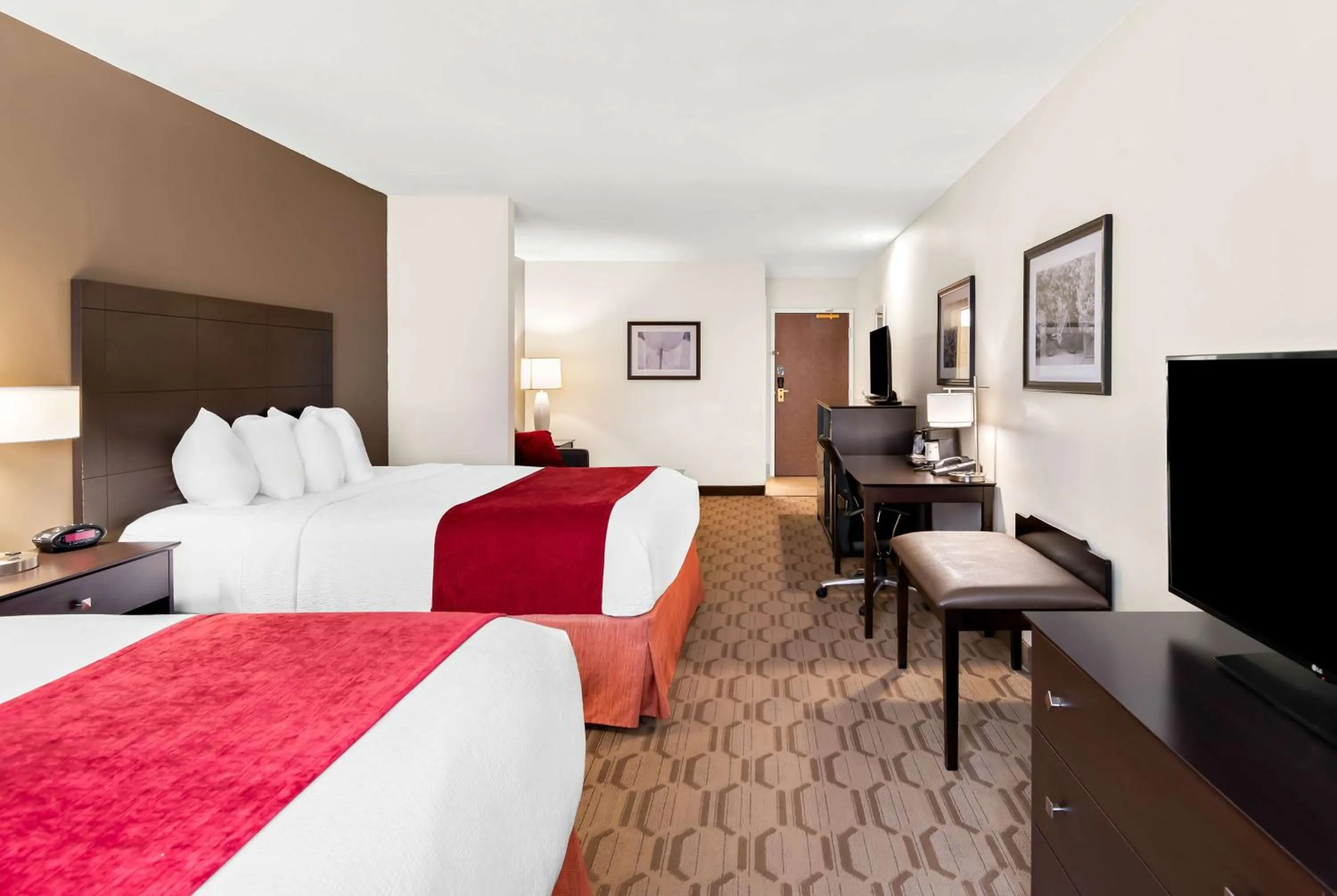 Bedroom, Bed in Best Western Palmyra Inn & Suites