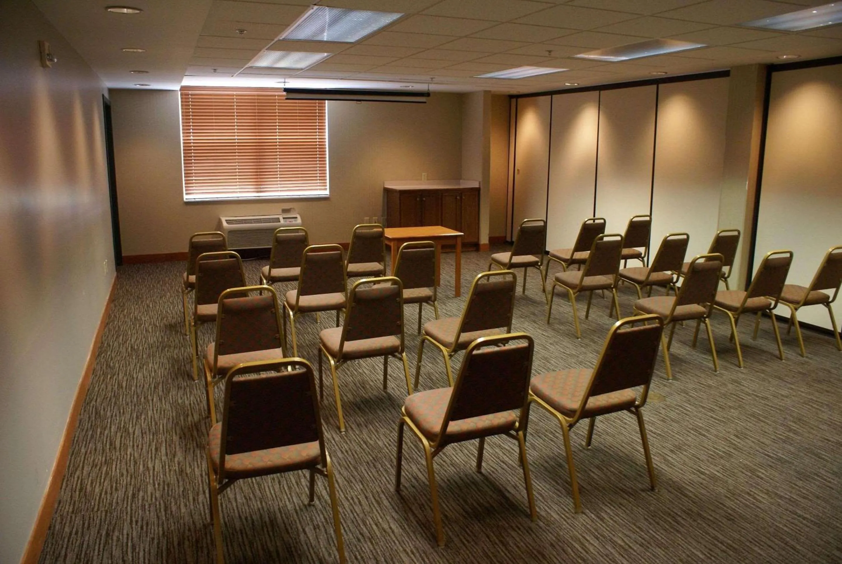 Meeting/conference room in Country Inn & Suites by Radisson, Lansing, MI