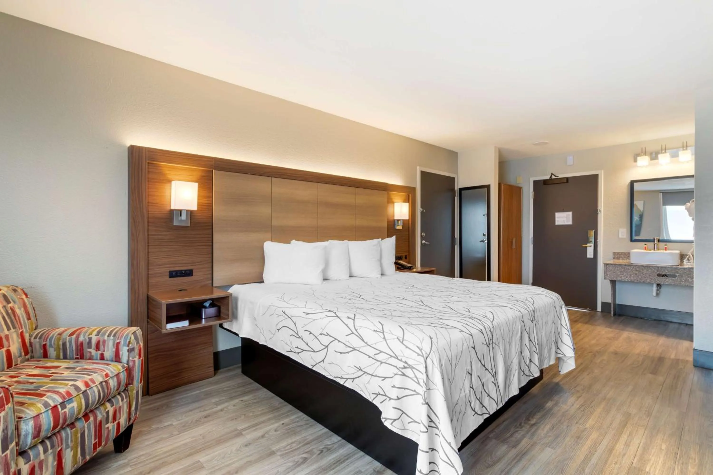 Bedroom in Garner Hotel Pigeon Forge Downtown by IHG