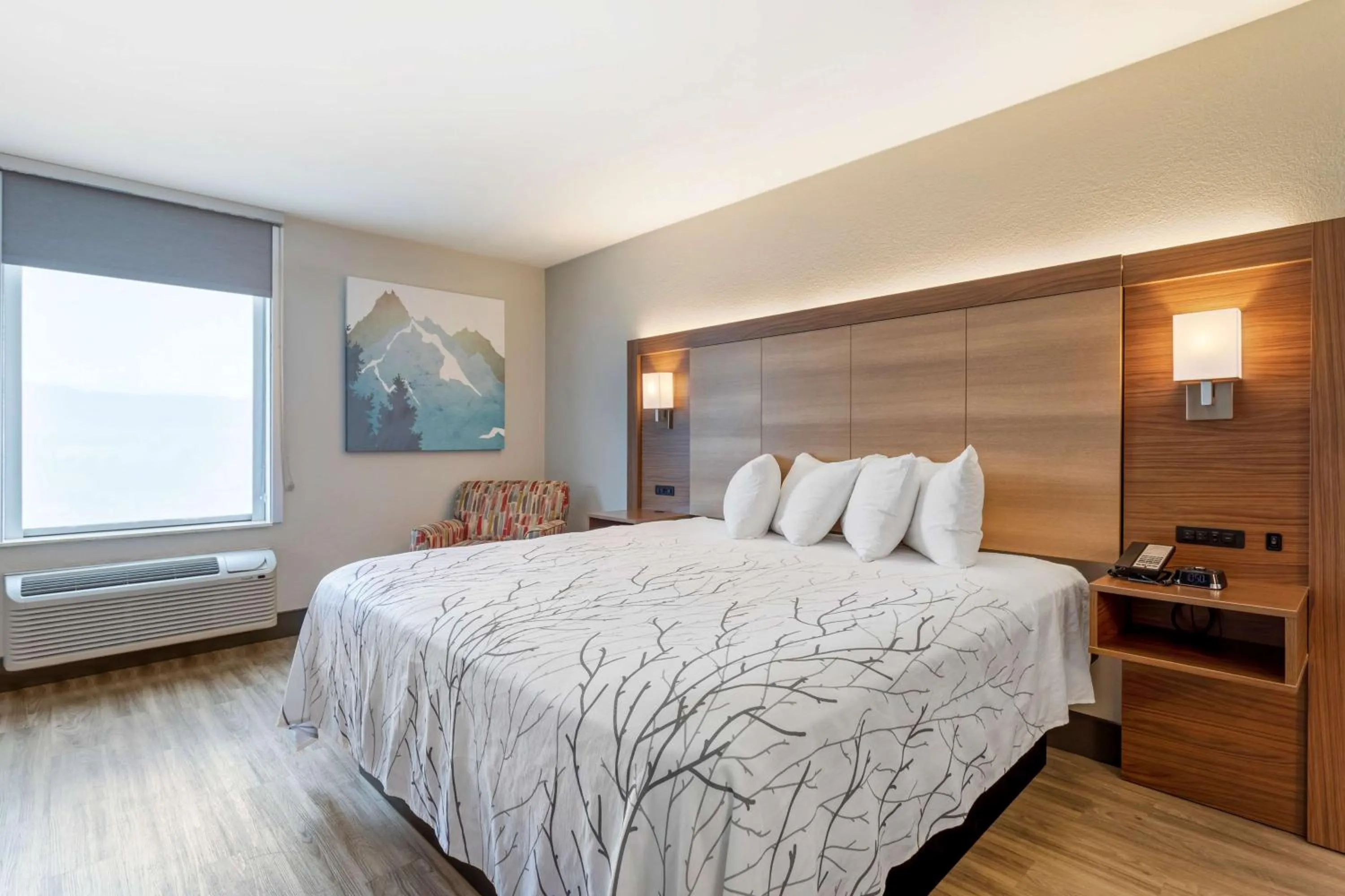 Bedroom in Garner Hotel Pigeon Forge Downtown by IHG