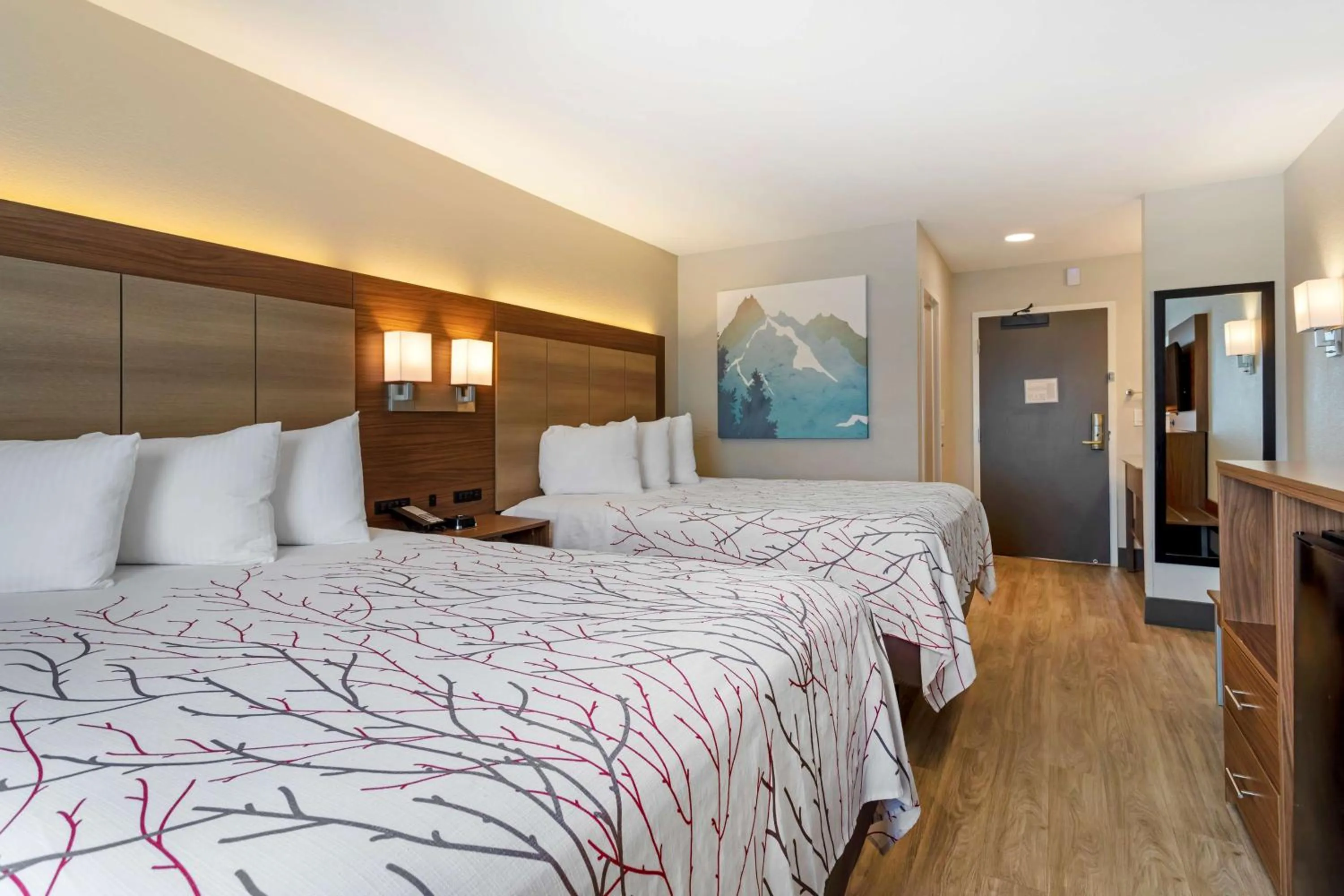 Bedroom in Garner Hotel Pigeon Forge Downtown by IHG