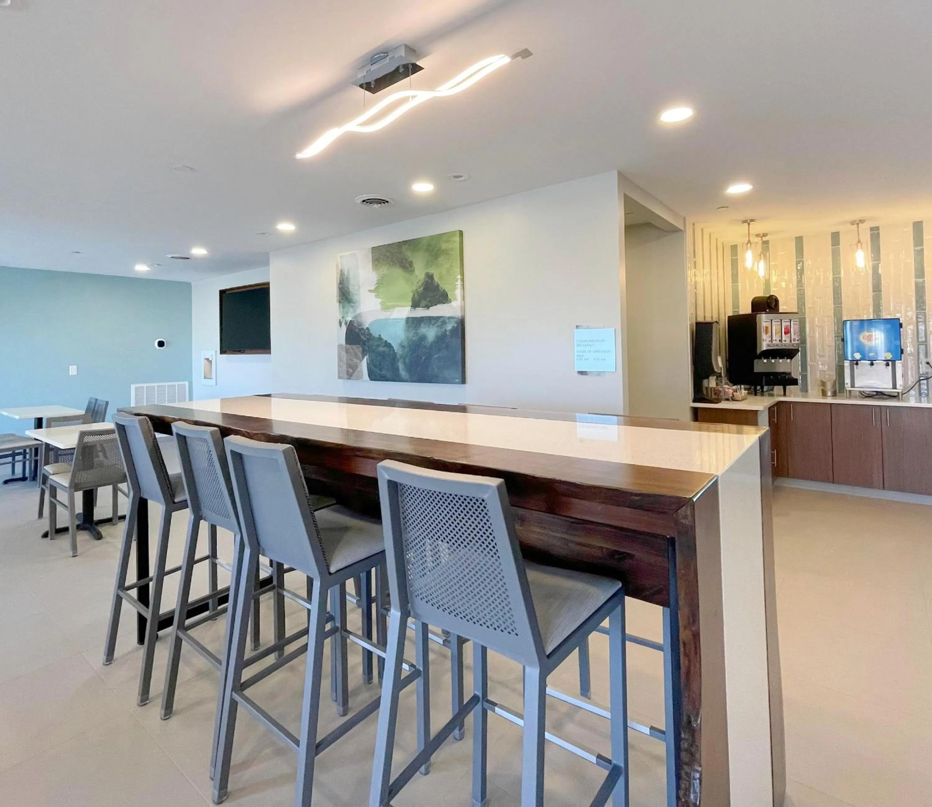 Lounge or bar in Garner Hotel Pigeon Forge Downtown by IHG