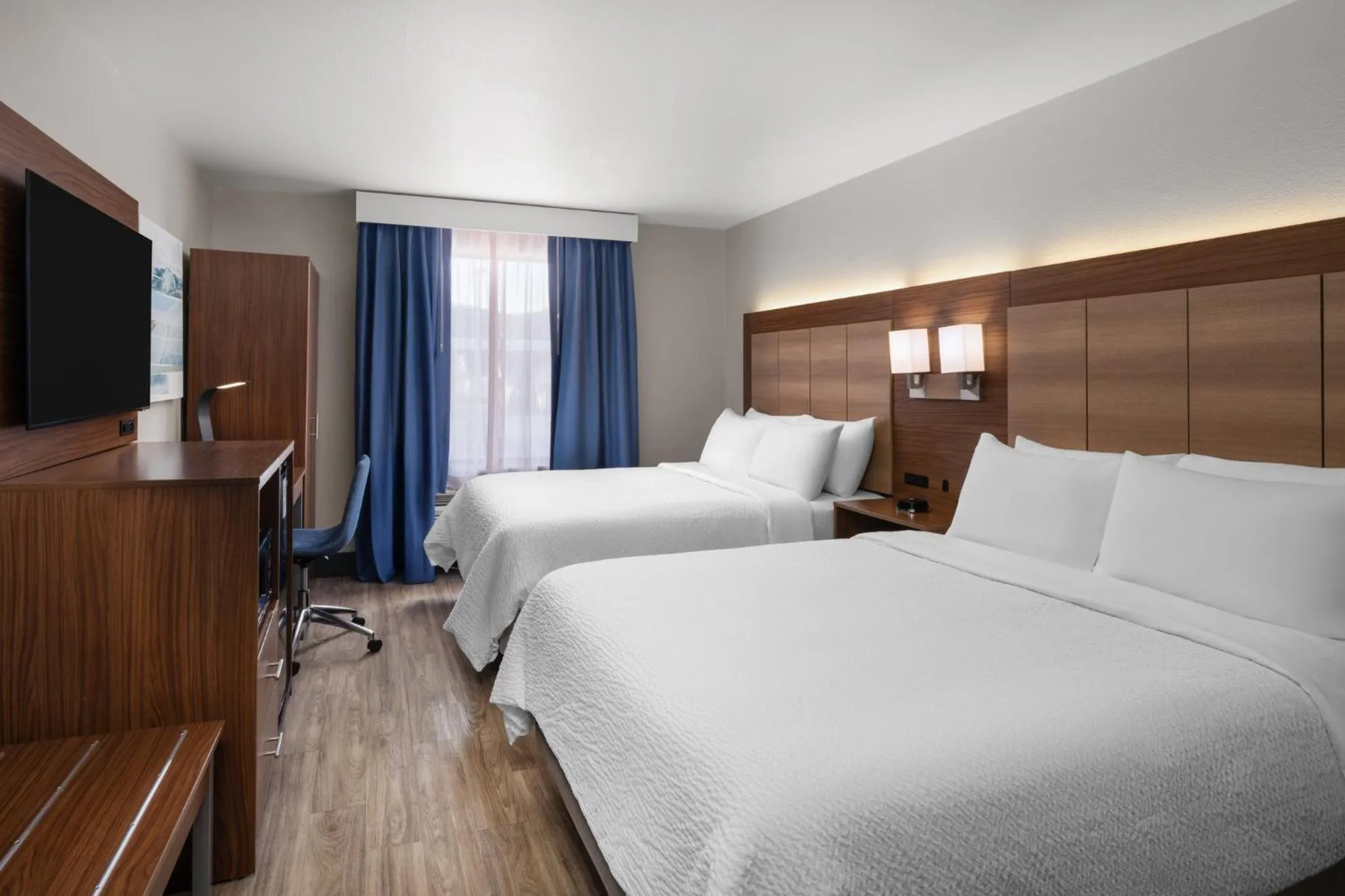 Photo of the whole room, Bed in Garner Hotel Pigeon Forge Downtown by IHG