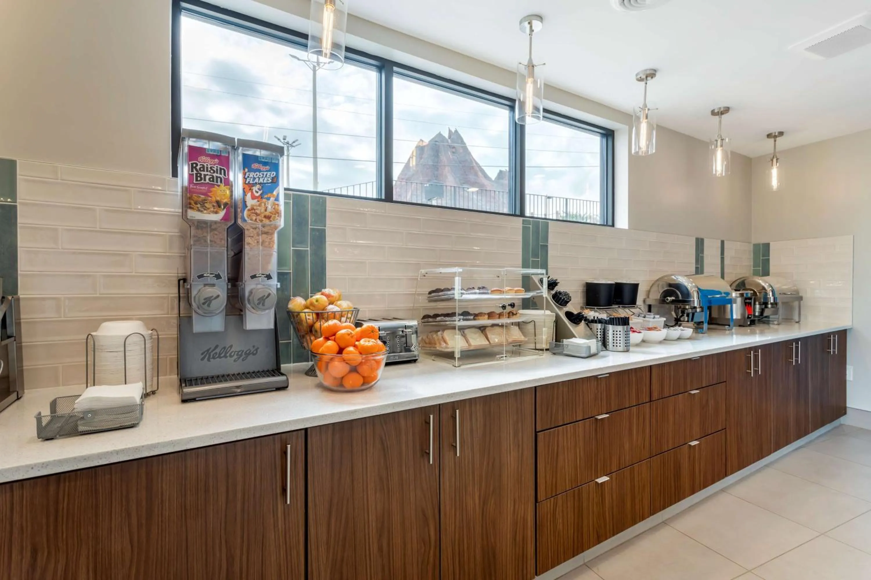 Breakfast in Garner Hotel Pigeon Forge Downtown by IHG