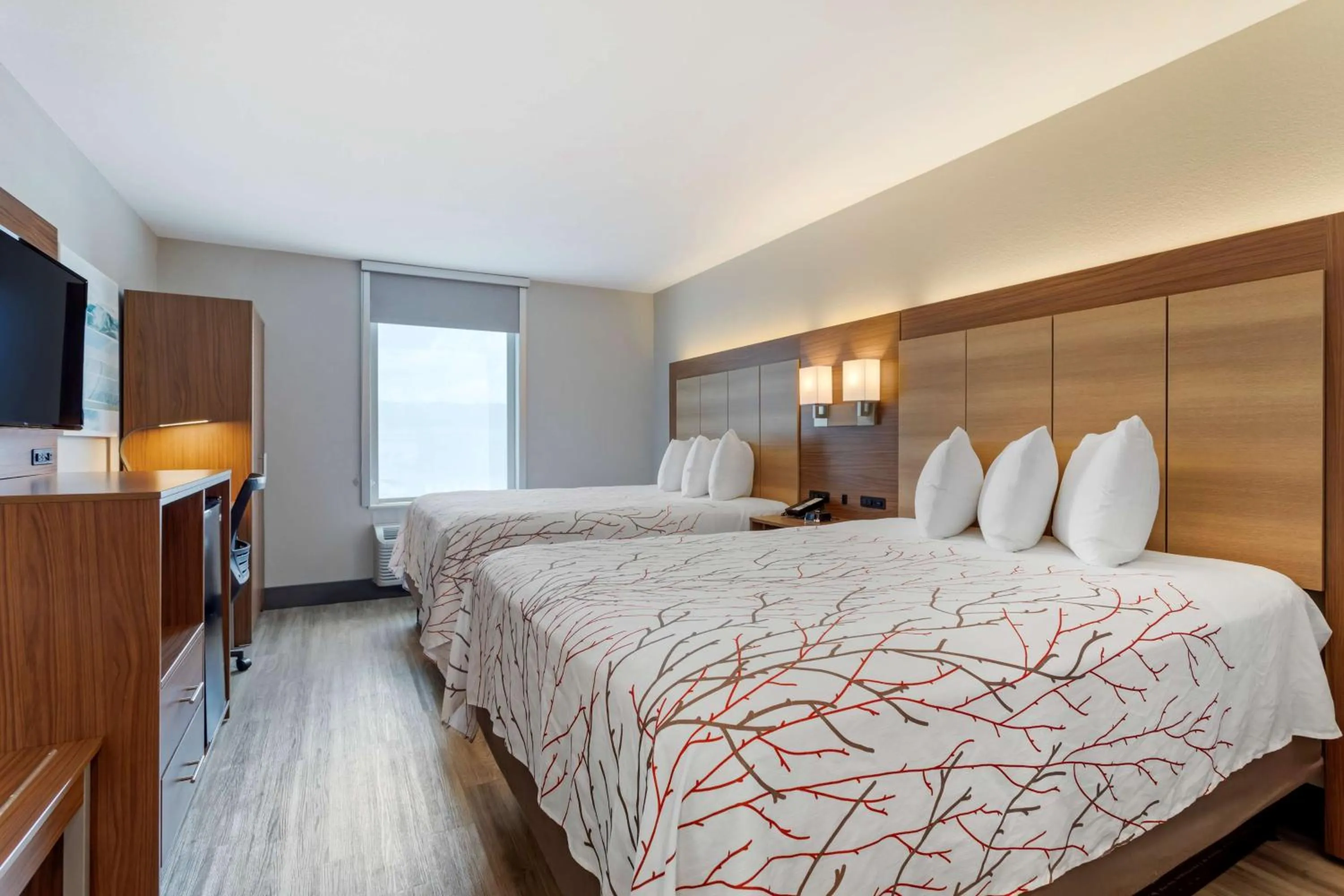 Bedroom in Garner Hotel Pigeon Forge Downtown by IHG